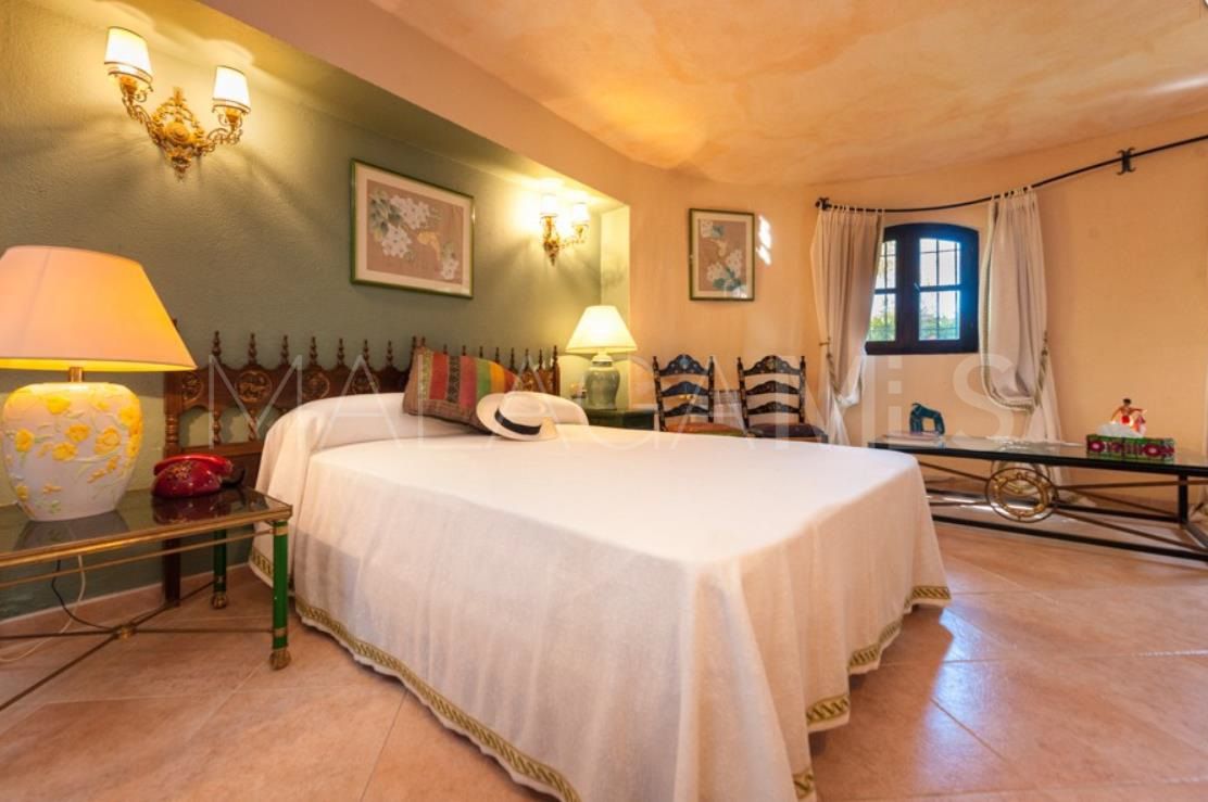 Herrenhaus for sale in New Golden Mile
