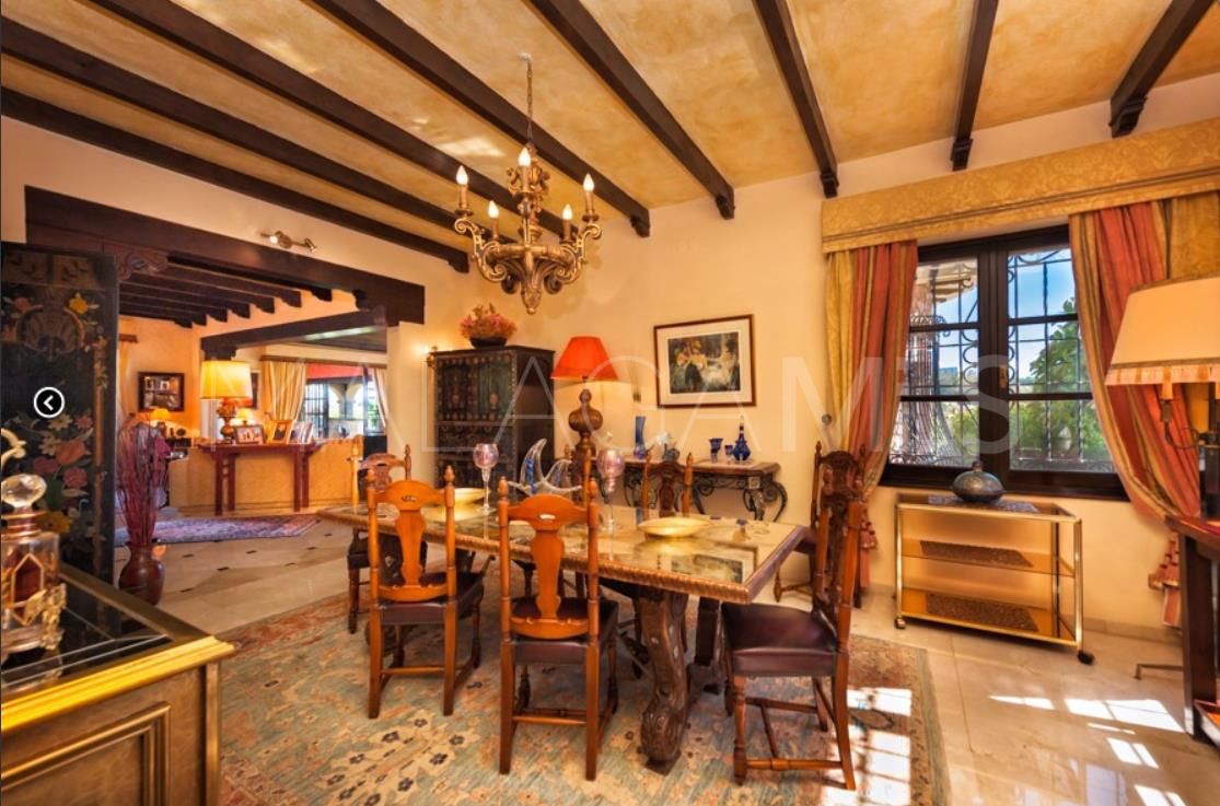 Herrenhaus for sale in New Golden Mile