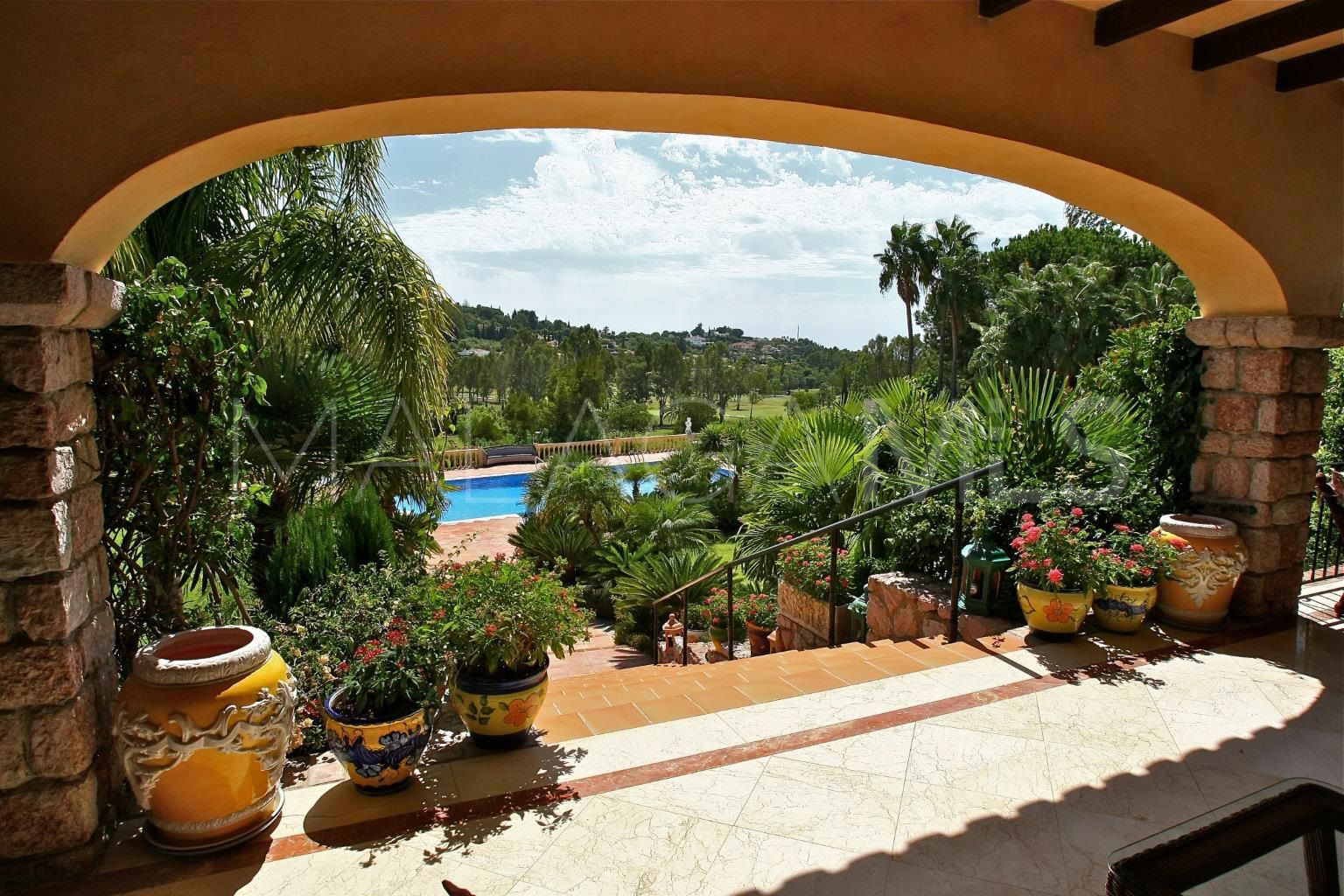 Herrenhaus for sale in New Golden Mile