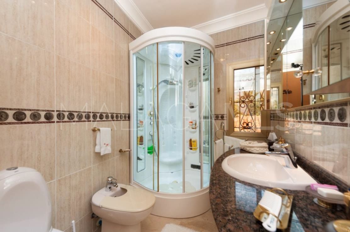 Herrenhaus for sale in New Golden Mile