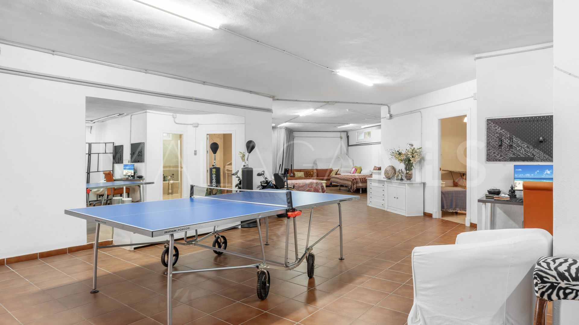 Villa a la venta de 6 bedrooms in New Golden Mile