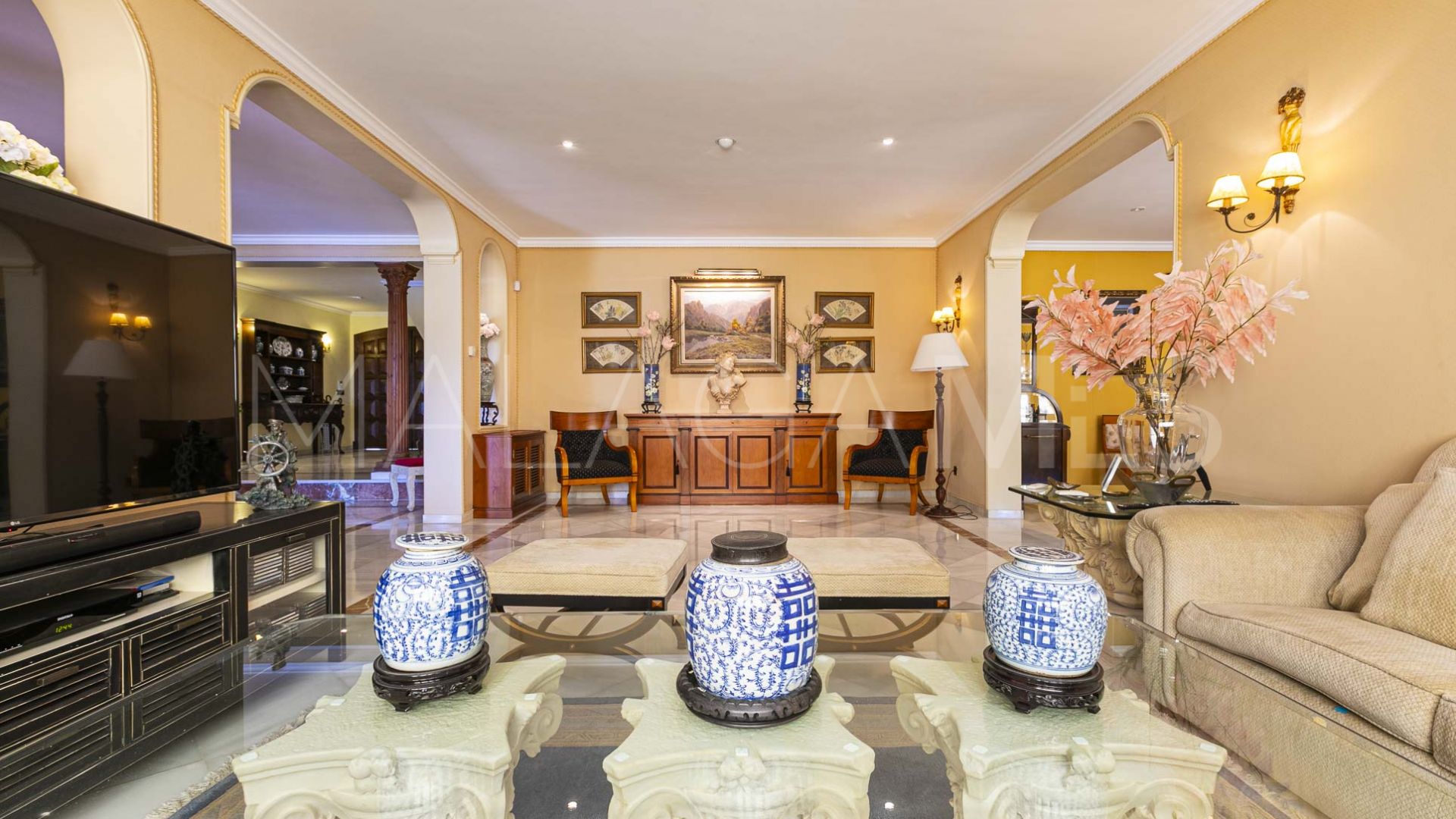 Villa for sale de 5 bedrooms in New Golden Mile