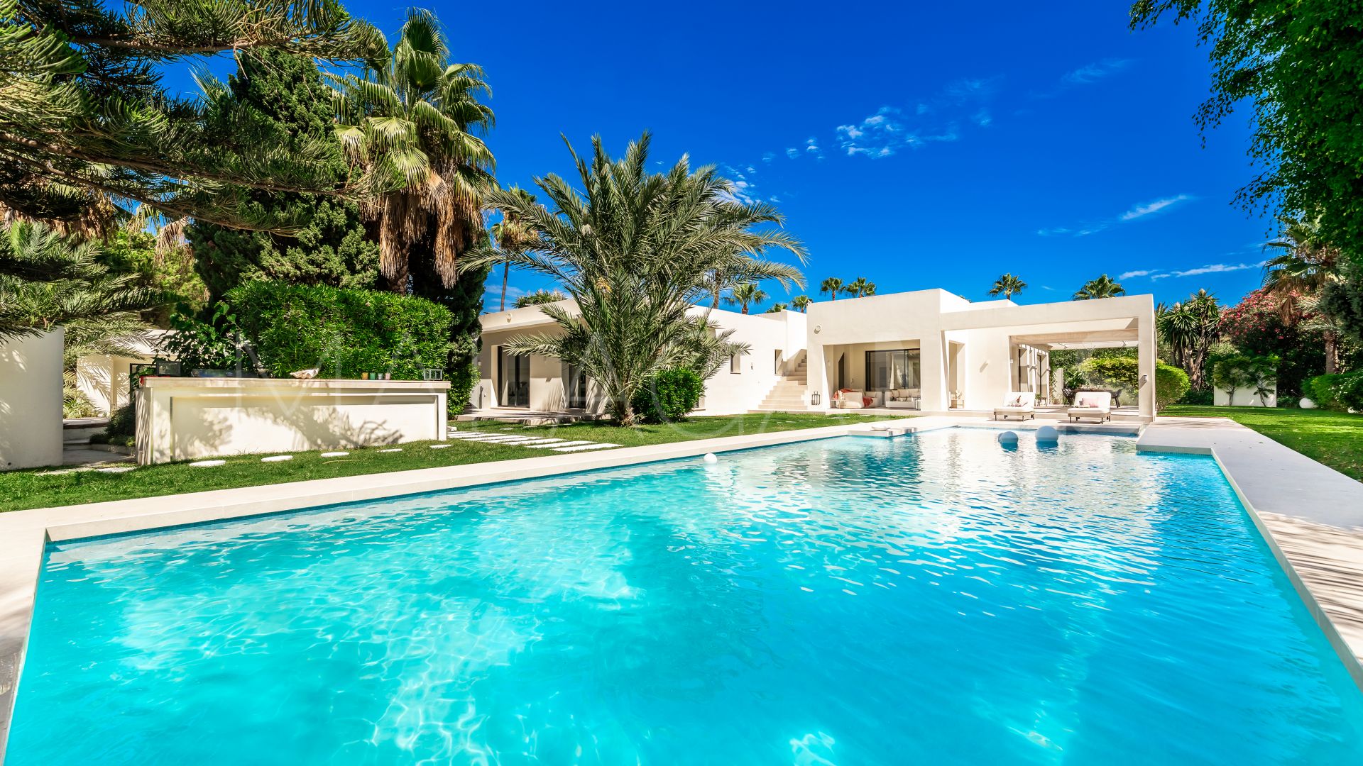 Villa for sale in Marbella Est