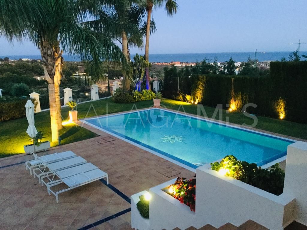 Villa for sale in New Golden Mile