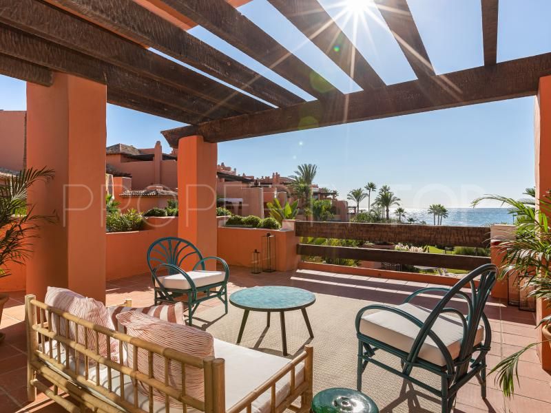 Duplex penthouse with 3 bedrooms for sale in Marbella East