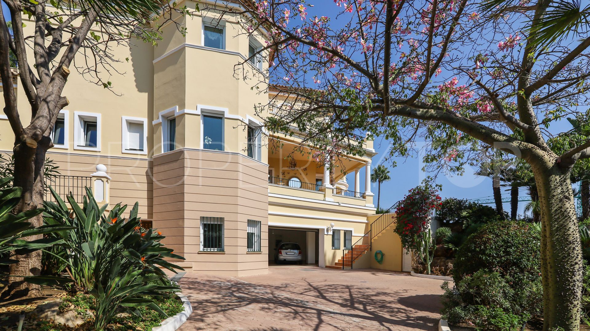 Buy New Golden Mile villa with 5 bedrooms