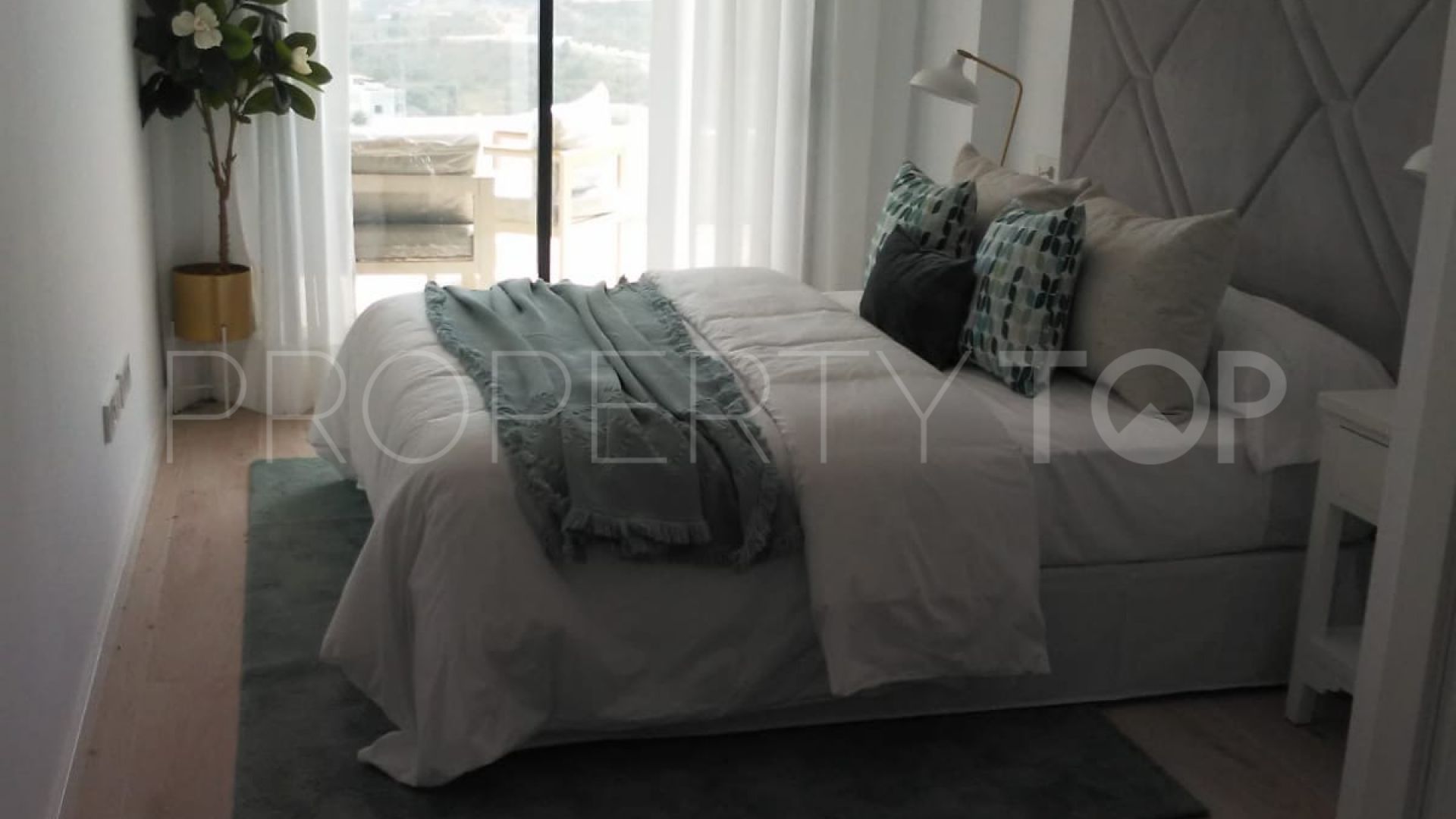 4 bedrooms Estepona penthouse for sale