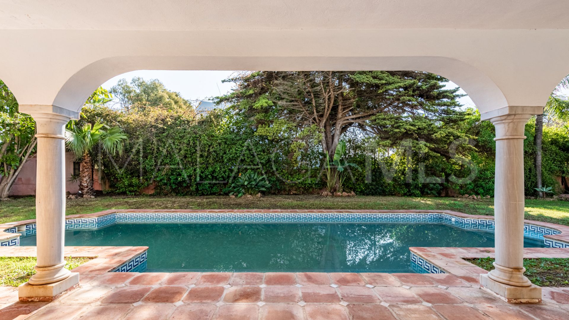 Villa for sale in Beach Side New Golden Mile