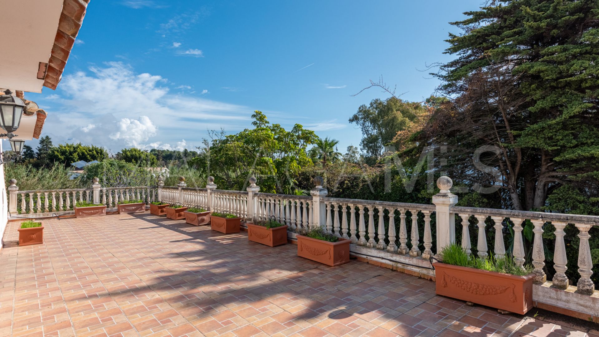 Villa for sale in Beach Side New Golden Mile