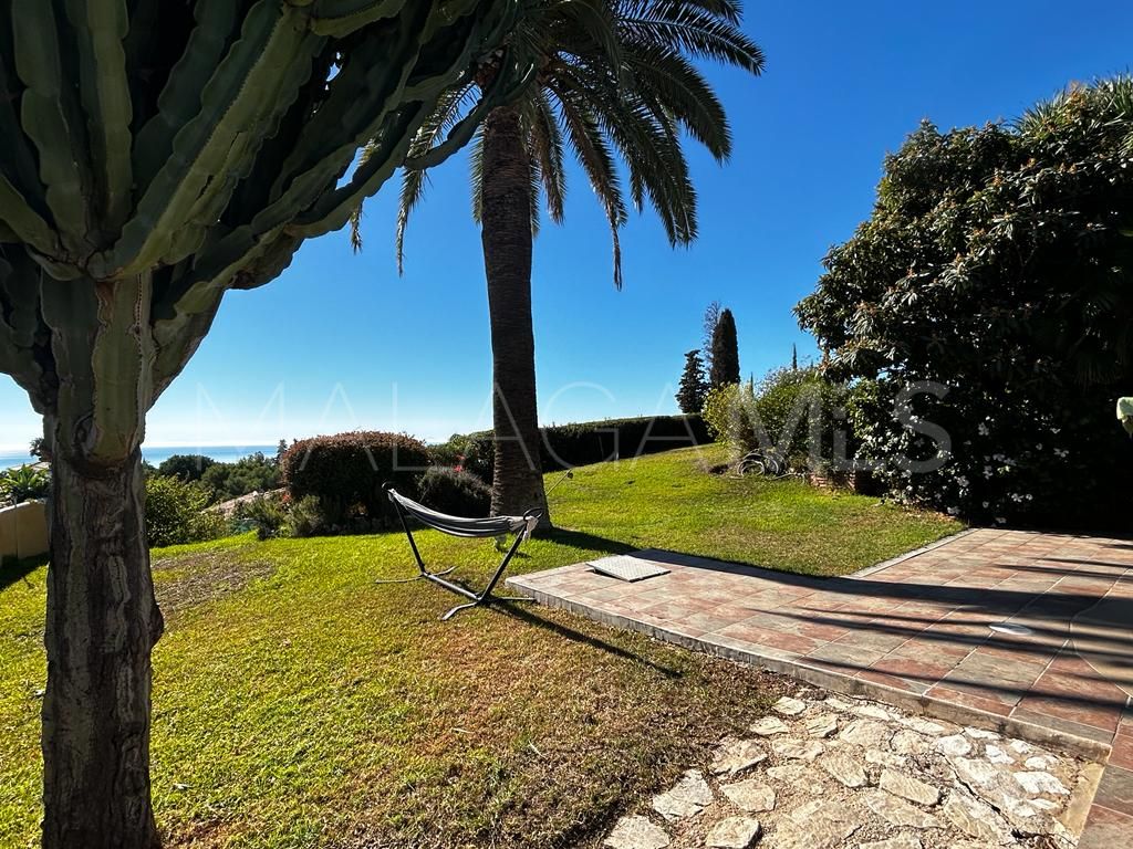 Buy villa in Marbella Este
