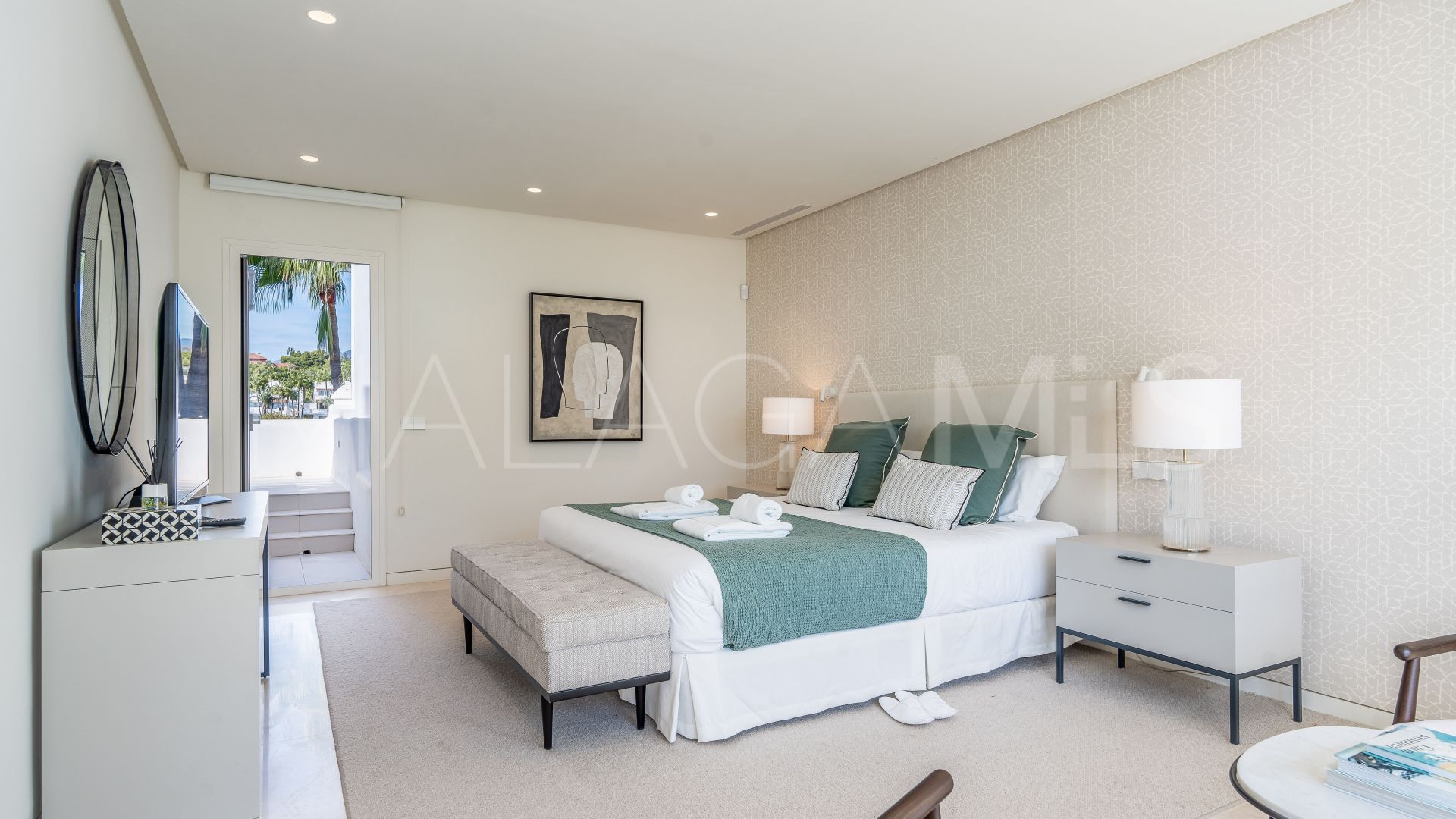 Duplex penthouse for sale in Marbella Golden Mile