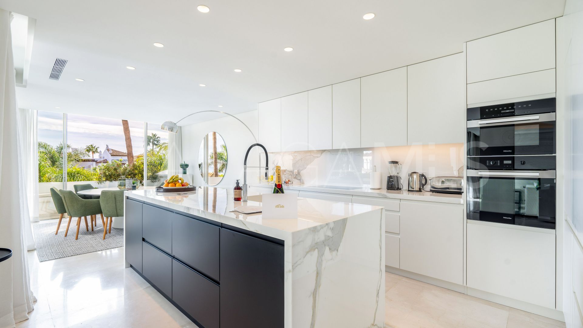 Duplex penthouse for sale in Marbella Golden Mile