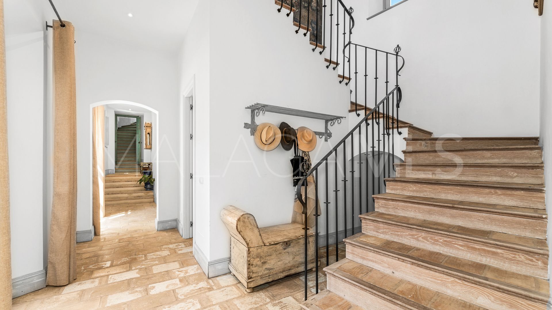 Villa for sale in Ctra. De Ronda