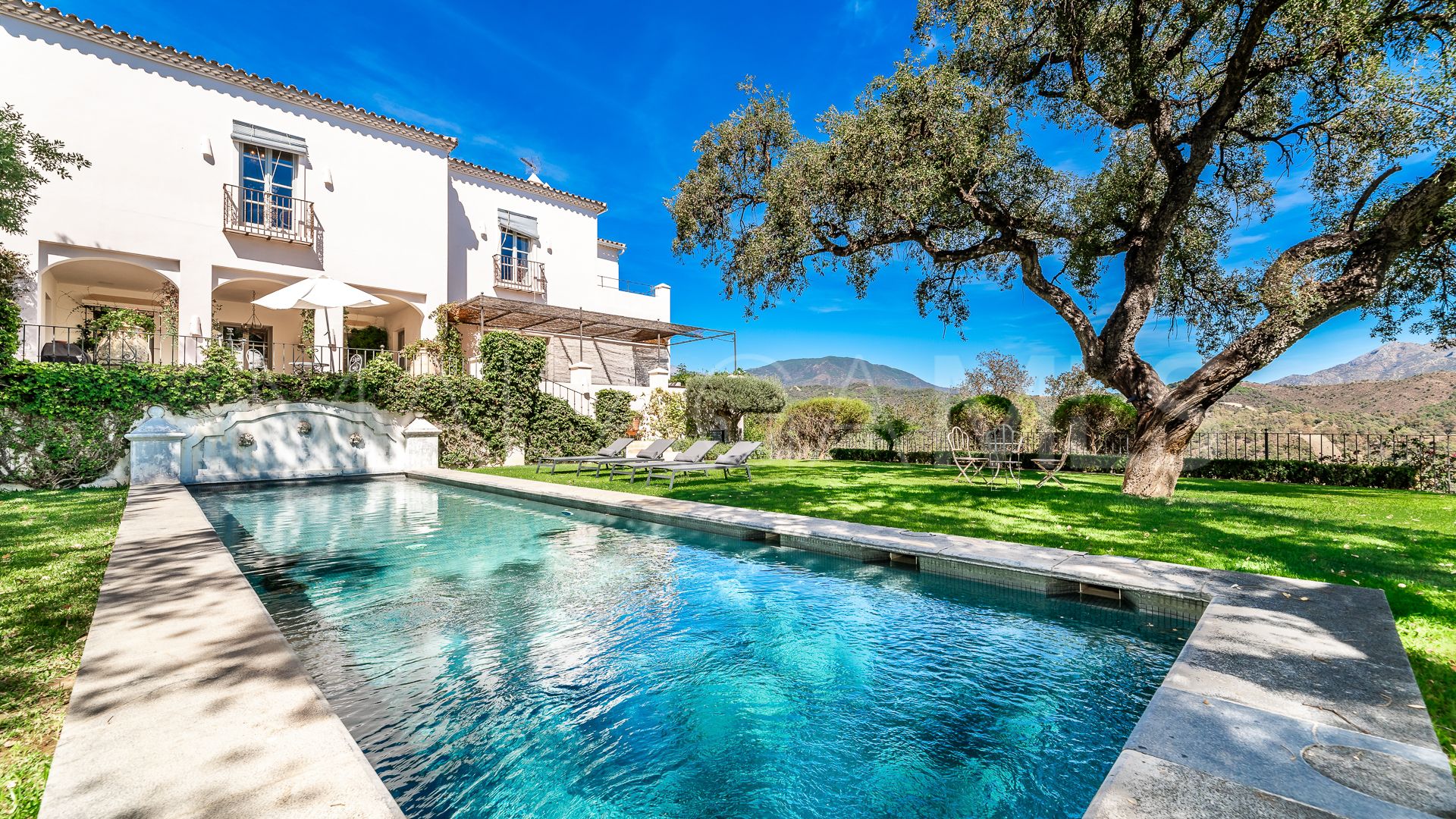 Villa for sale in Ctra. De Ronda