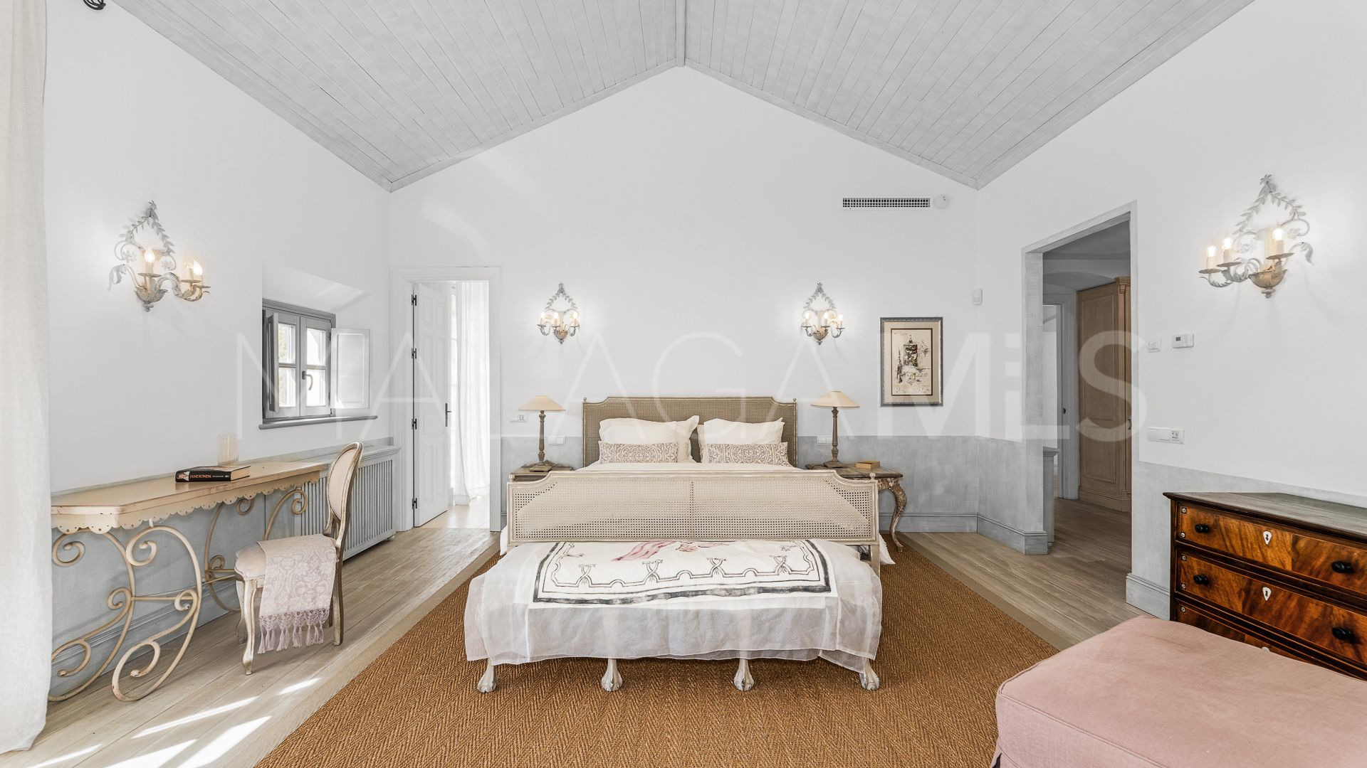 Villa for sale in Ctra. De Ronda
