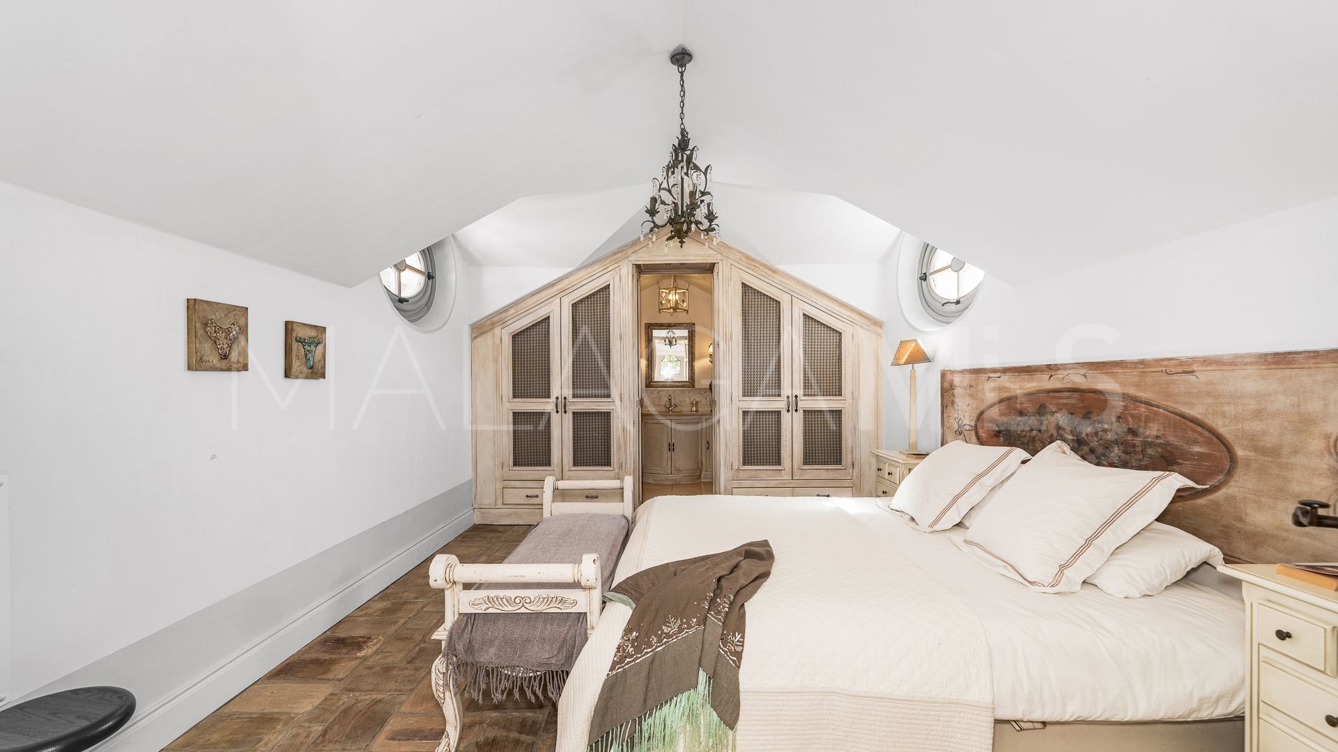 Villa for sale in Ctra. De Ronda