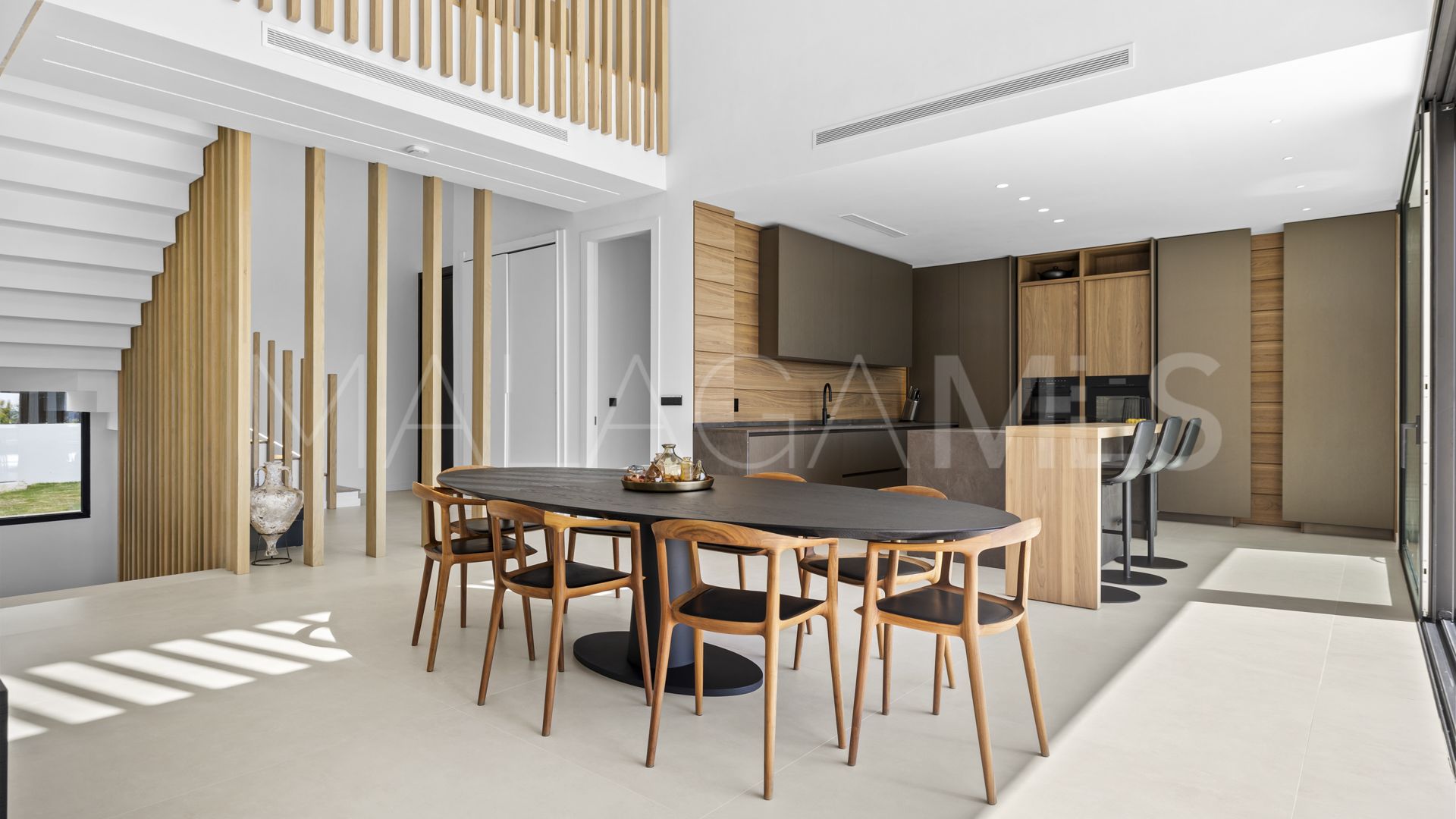 Villa for sale in New Golden Mile