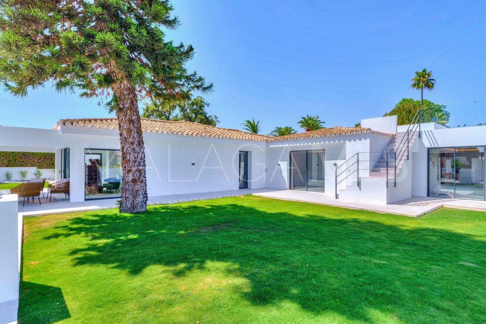 Villa for sale in Marbella East