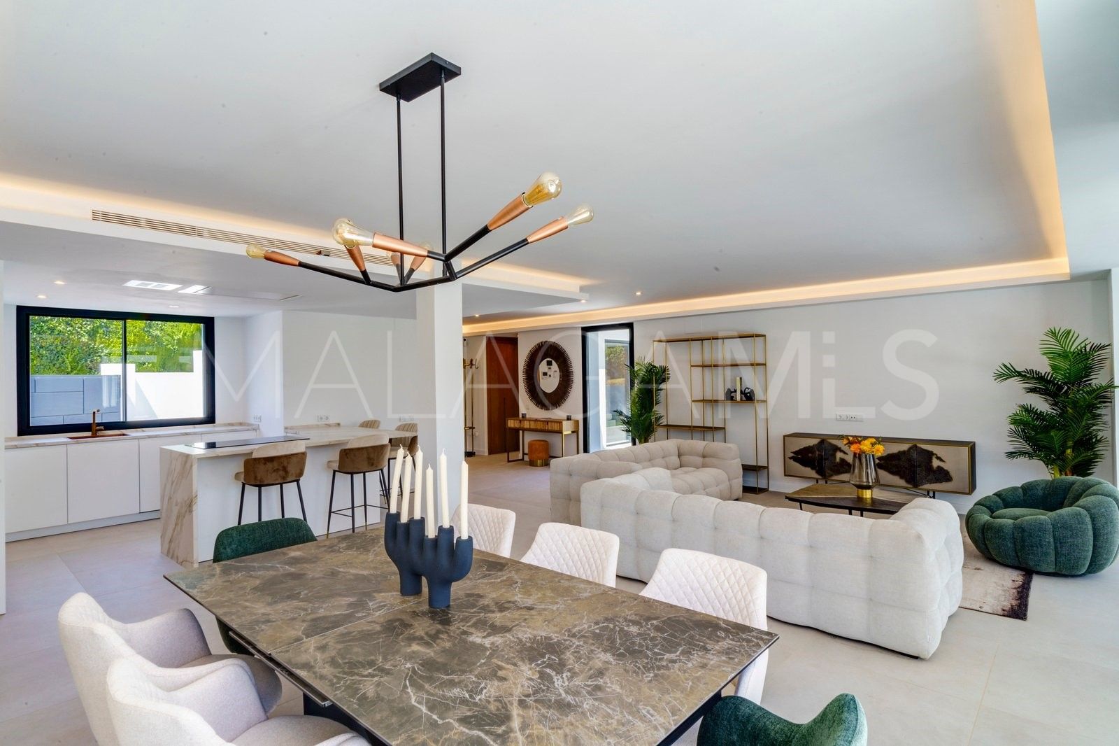 Villa for sale in Marbella East