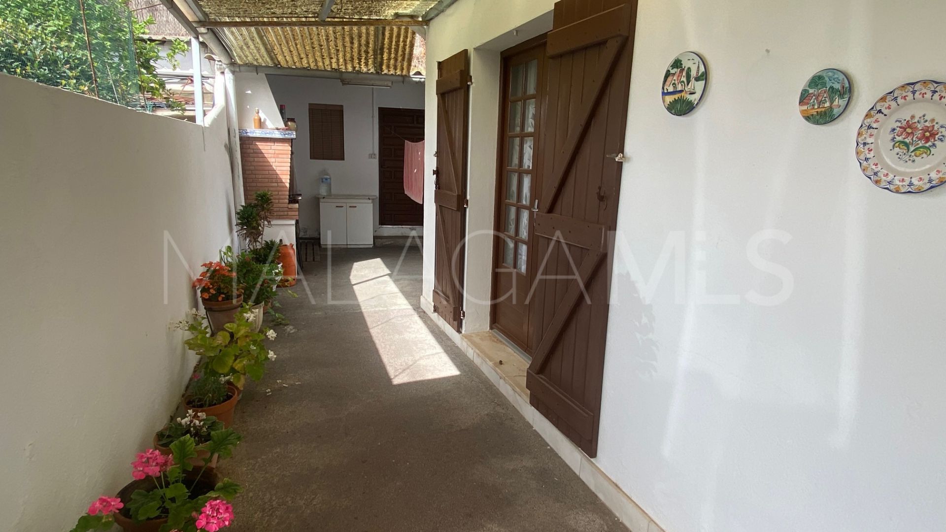 Villa for sale in New Golden Mile