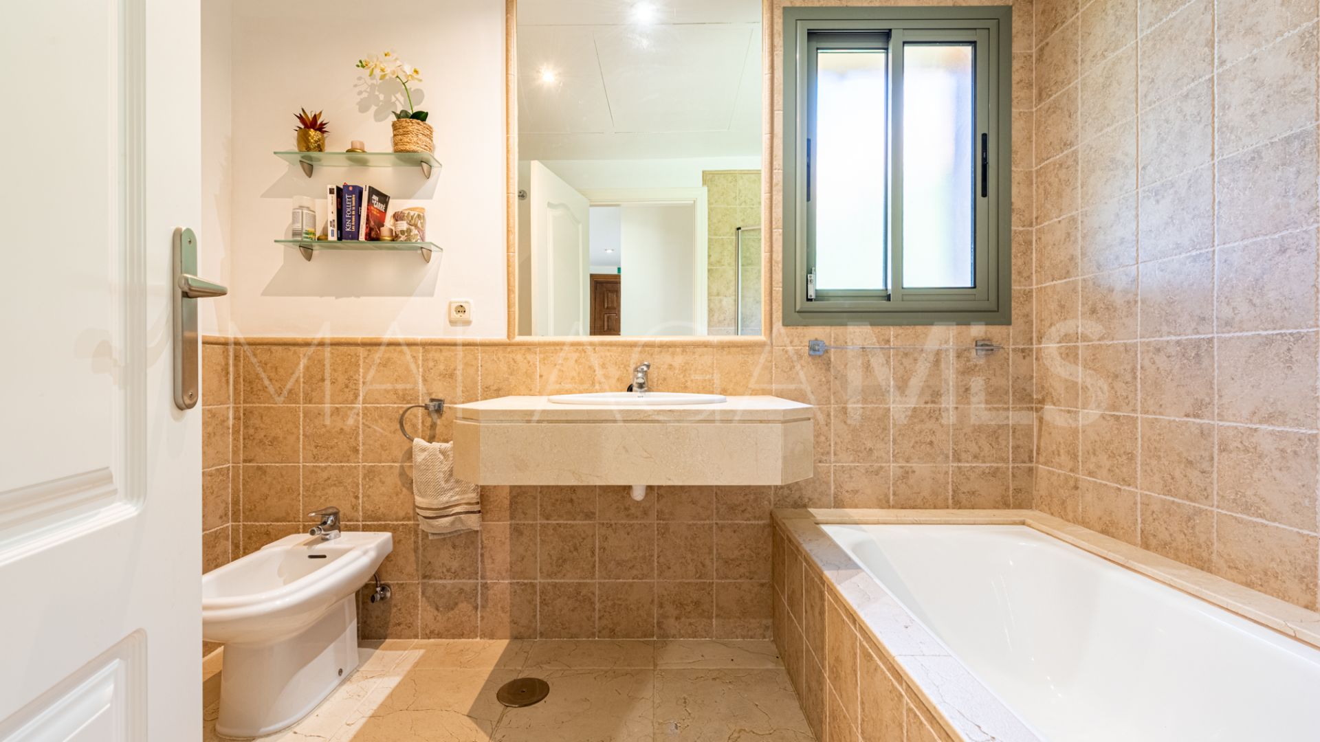 Se vende apartamento planta baja with 2 bedrooms in New Golden Mile