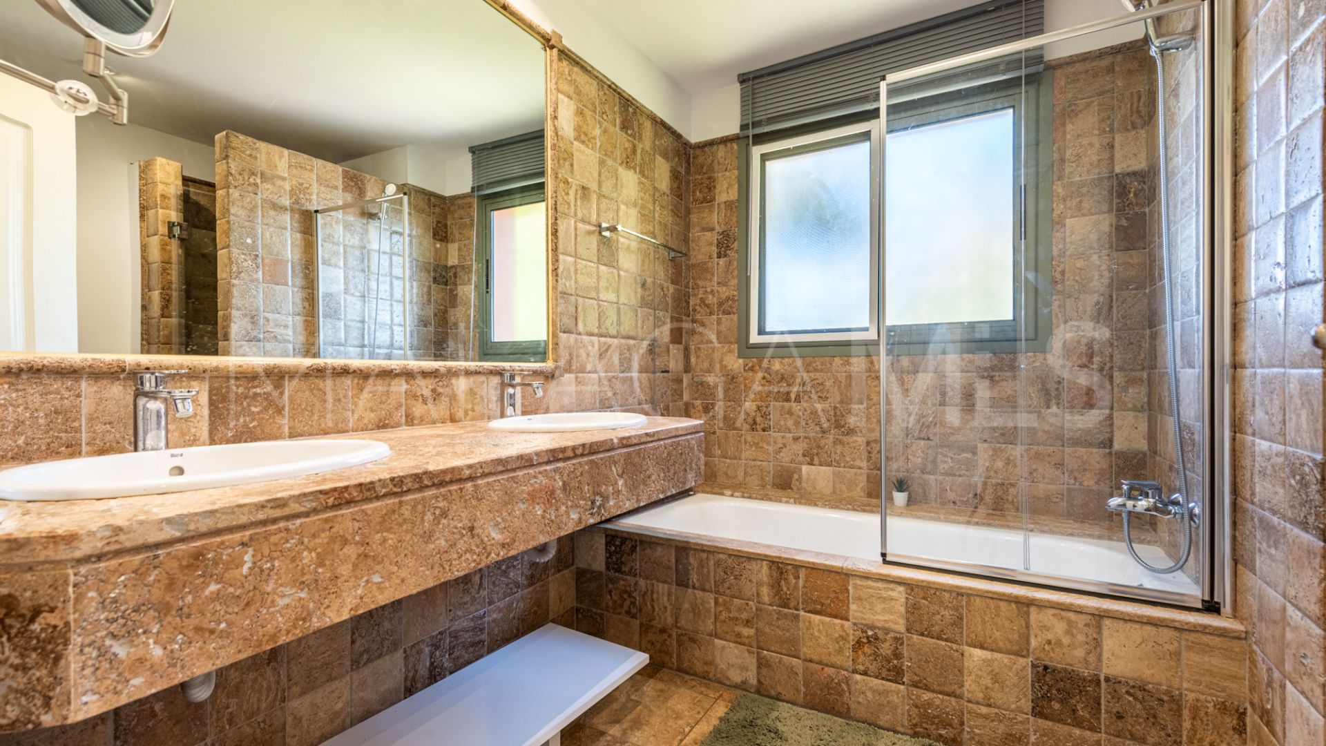 Se vende apartamento planta baja with 2 bedrooms in New Golden Mile