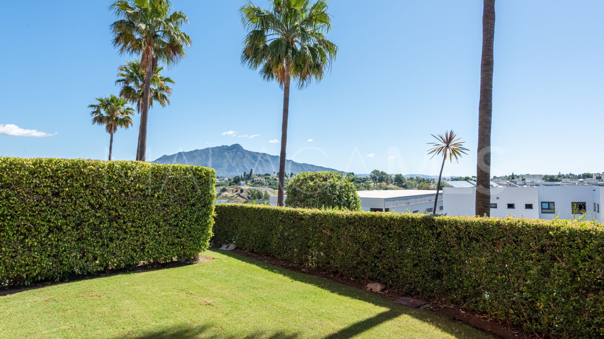Se vende apartamento planta baja with 2 bedrooms in New Golden Mile