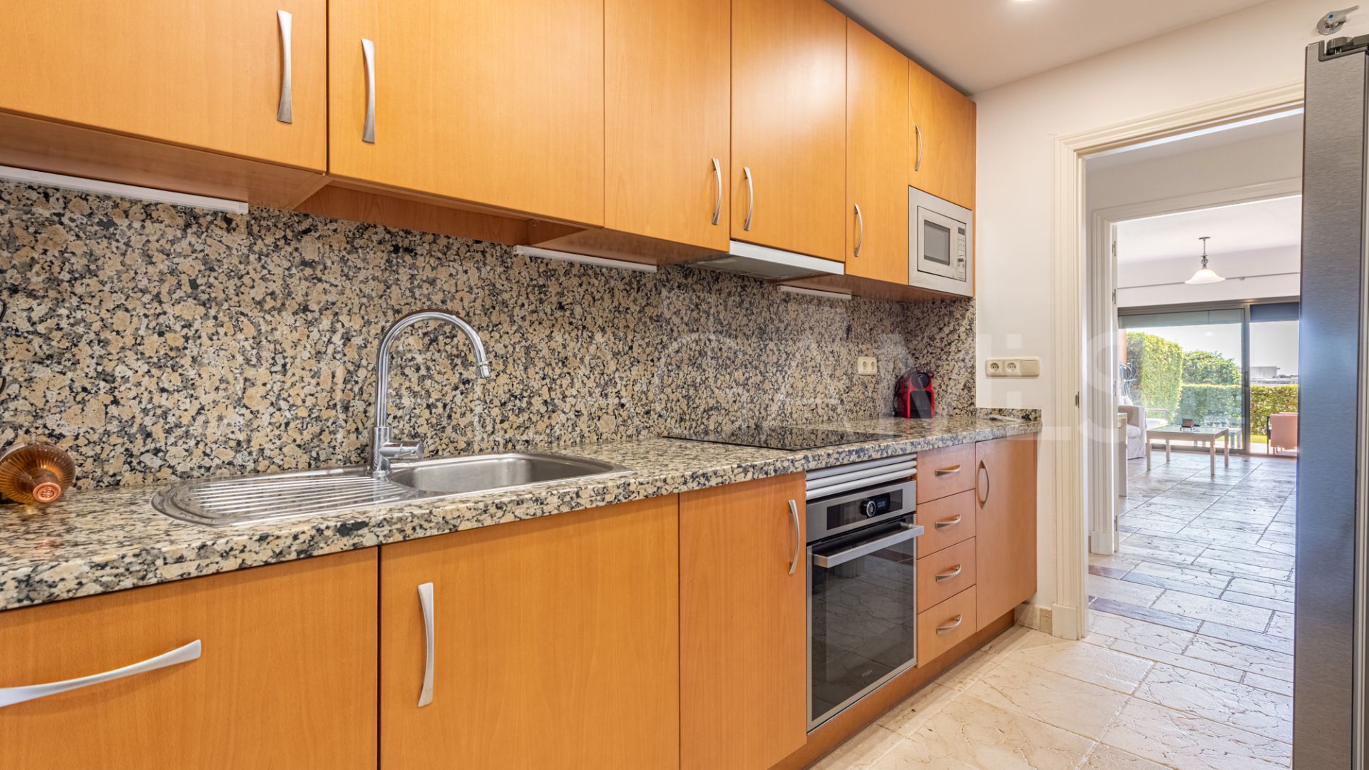 Se vende apartamento planta baja with 2 bedrooms in New Golden Mile