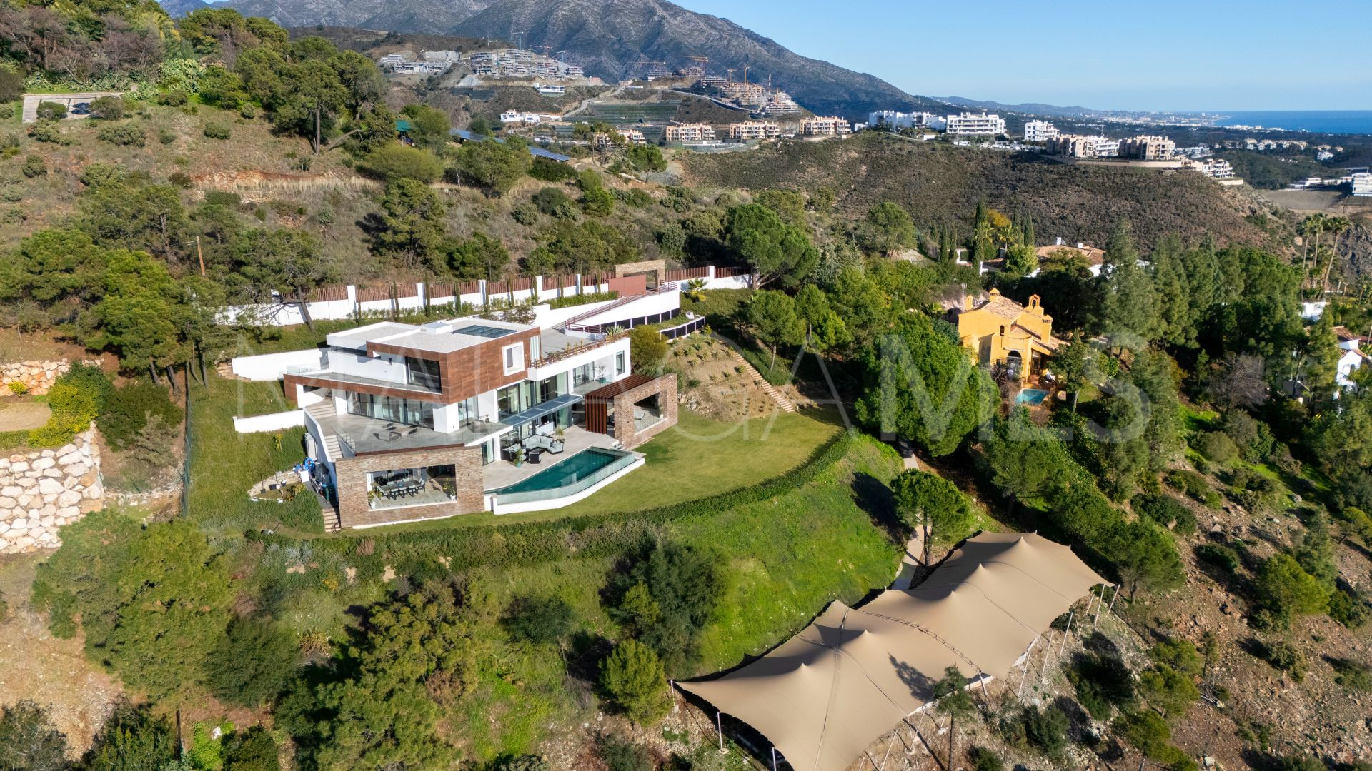 Villa for sale in Ctra. De Ronda