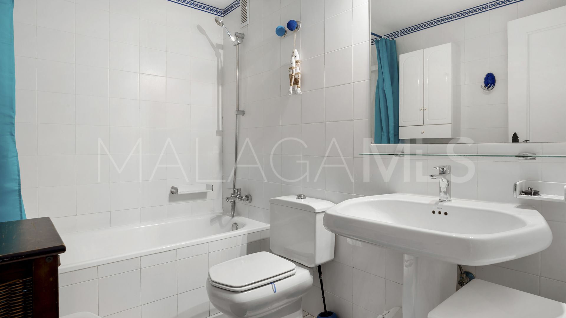 Town house for sale in Estepona