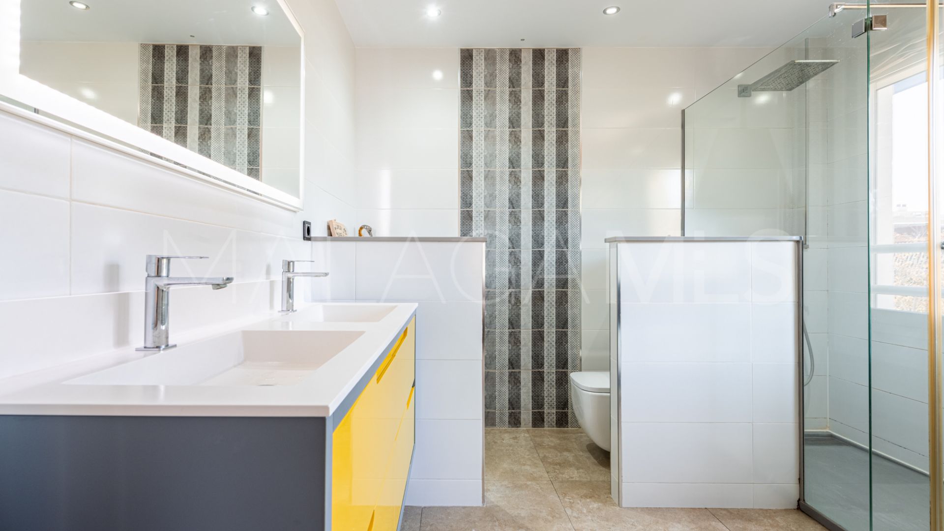 For sale 2 bedrooms apartment in Marbella Centro