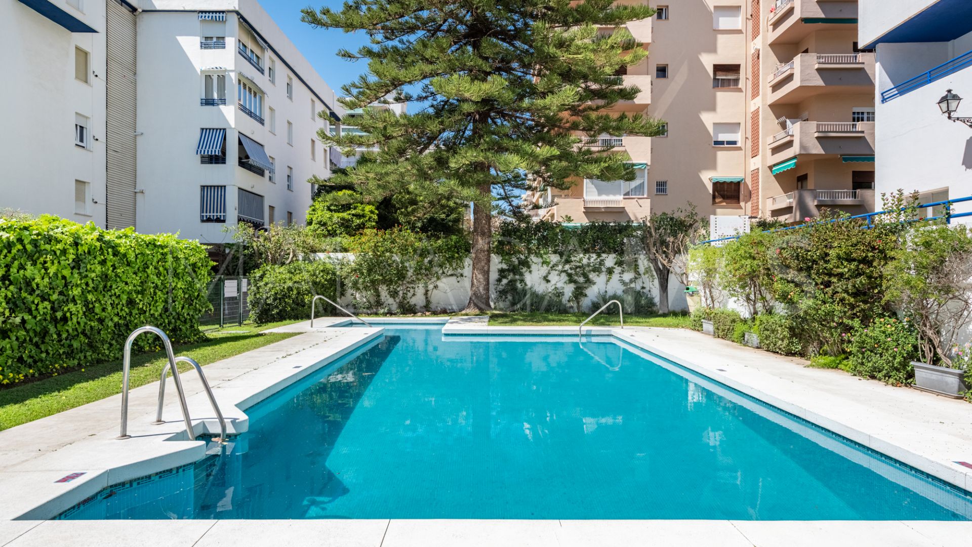 For sale 2 bedrooms apartment in Marbella Centro