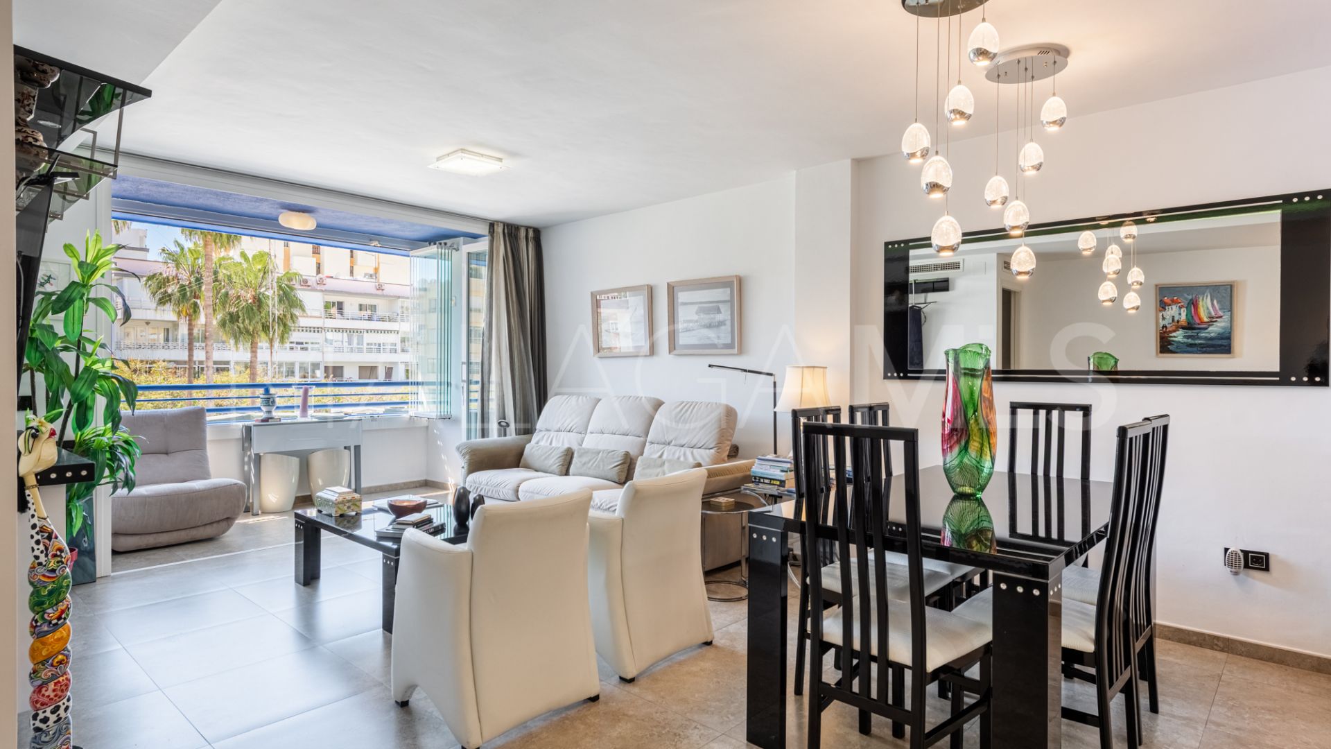 For sale 2 bedrooms apartment in Marbella Centro