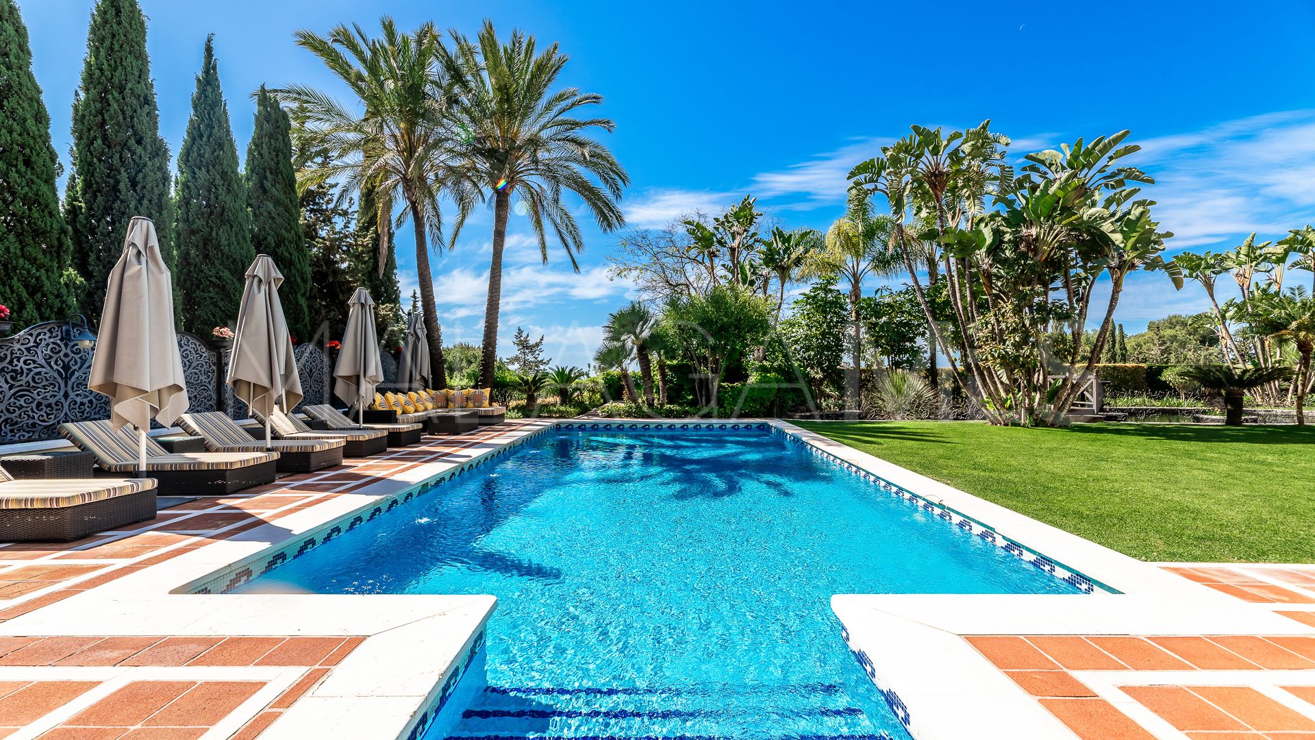 Buy villa in Marbella Golden Mile