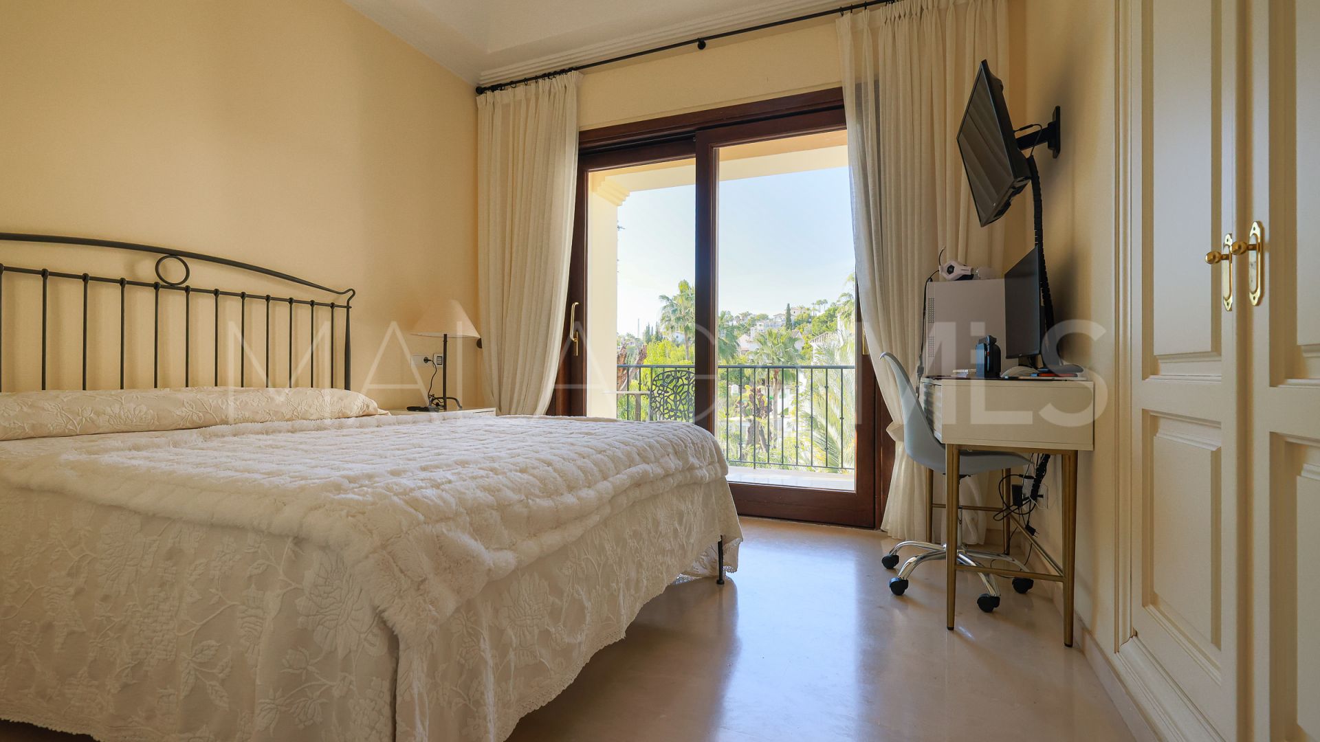 Villa for sale in Ctra. De Ronda