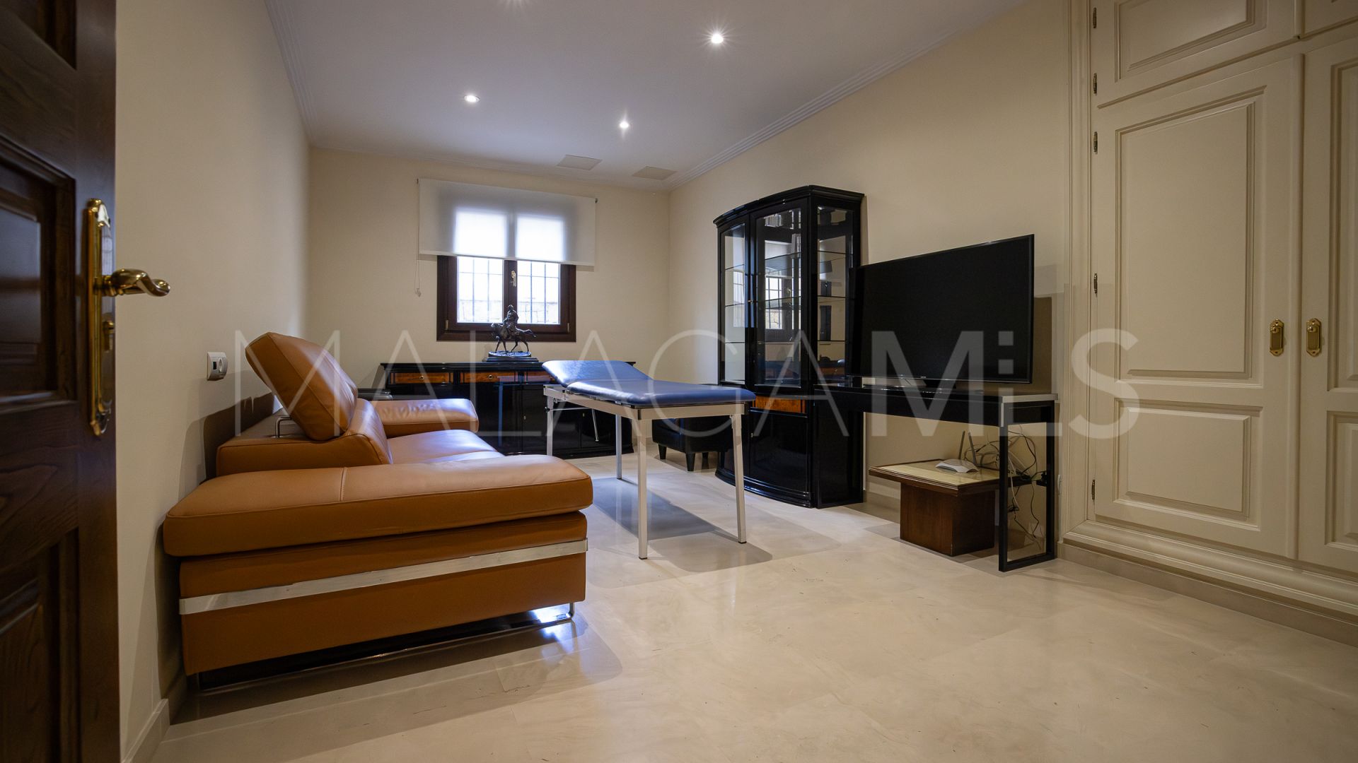 Villa for sale in Ctra. De Ronda