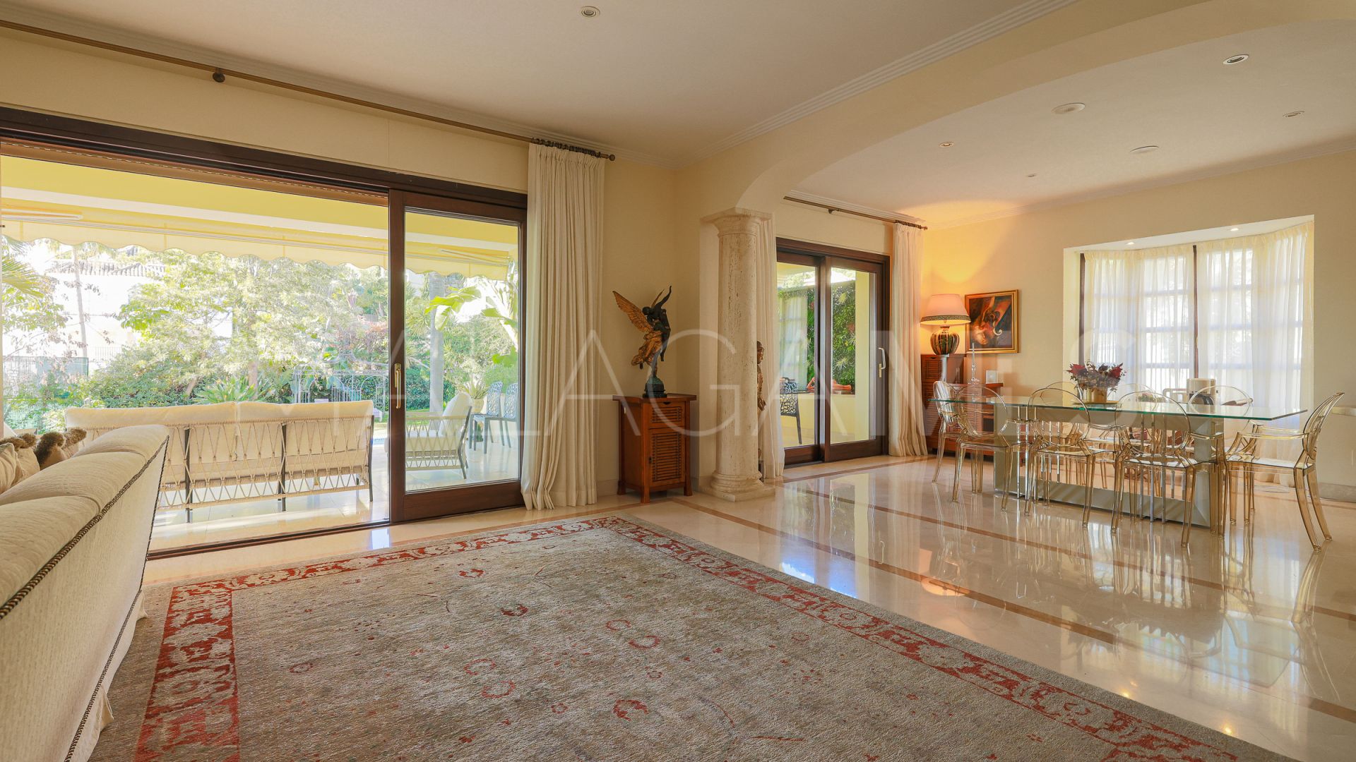 Villa for sale in Ctra. De Ronda