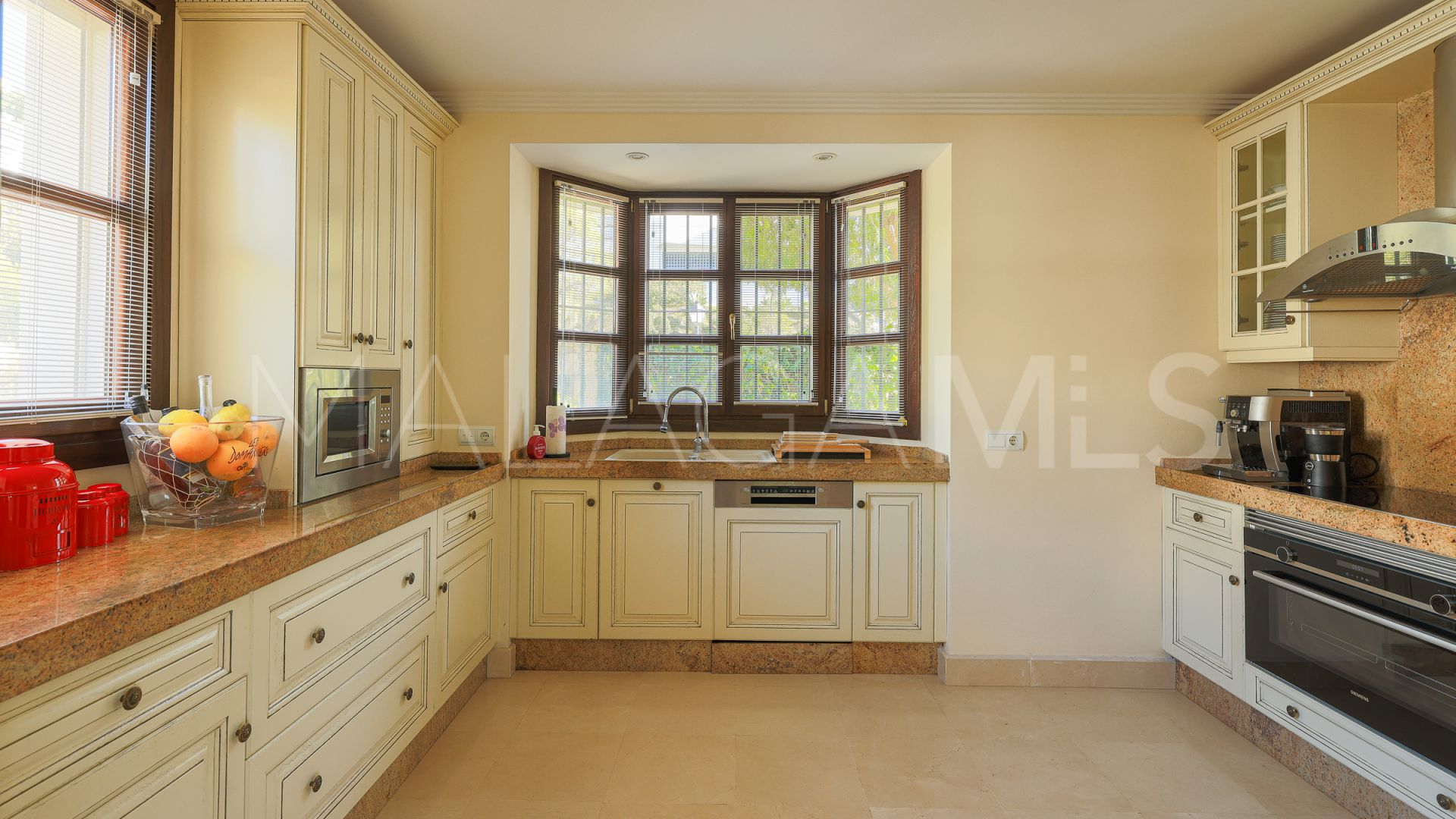 Villa for sale in Ctra. De Ronda