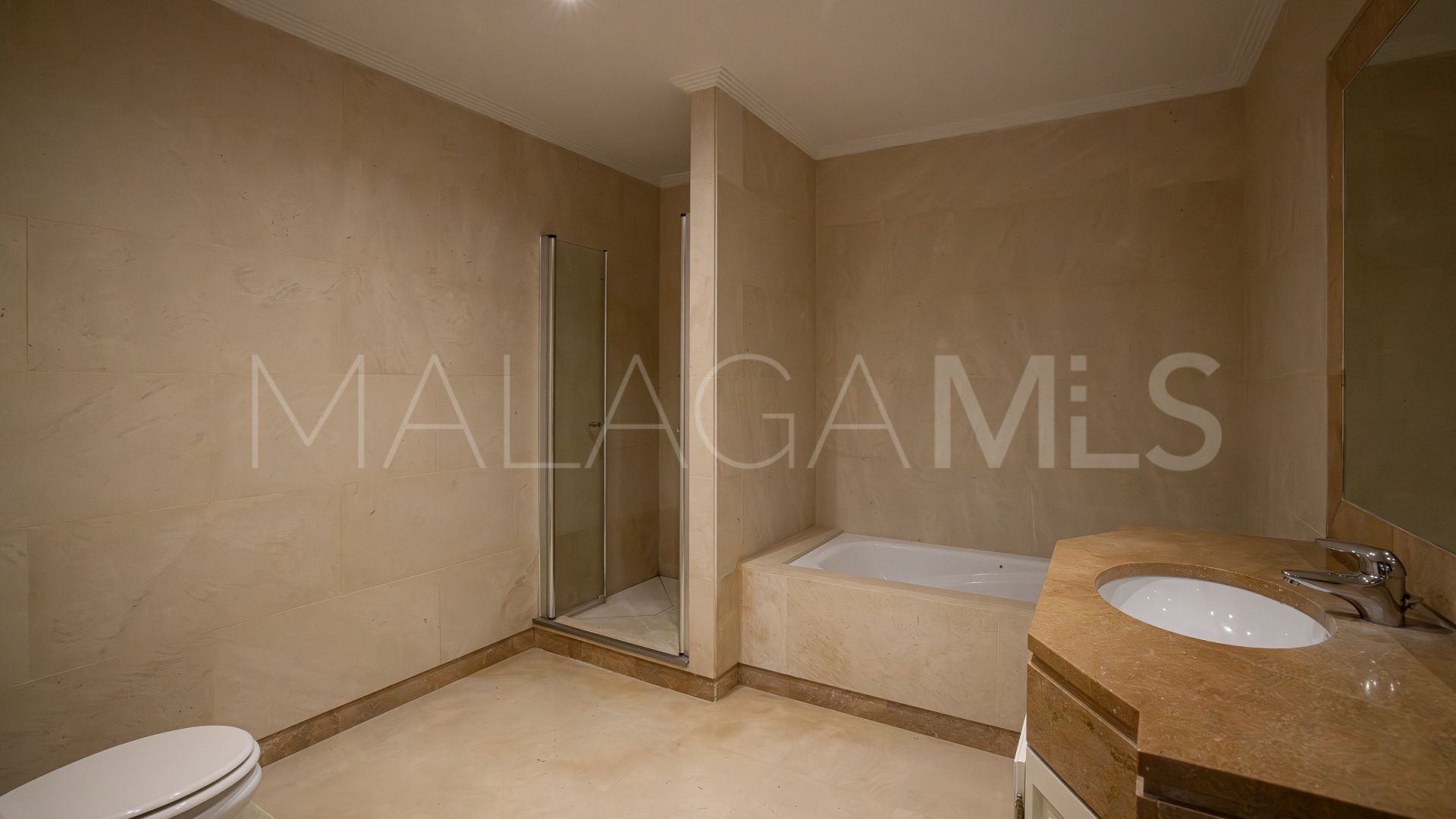 Villa for sale in Ctra. De Ronda