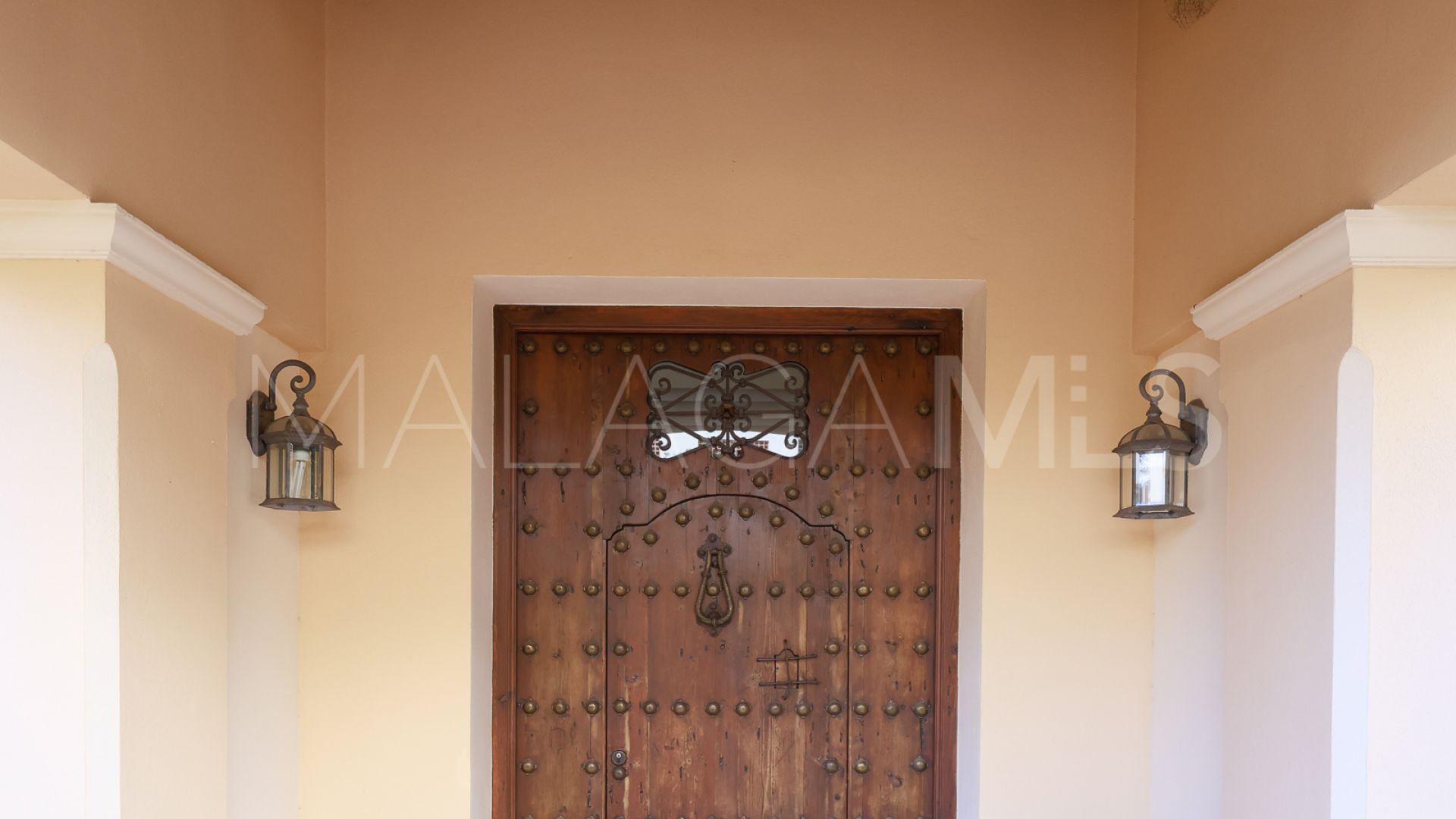 Villa for sale in Ctra. De Ronda