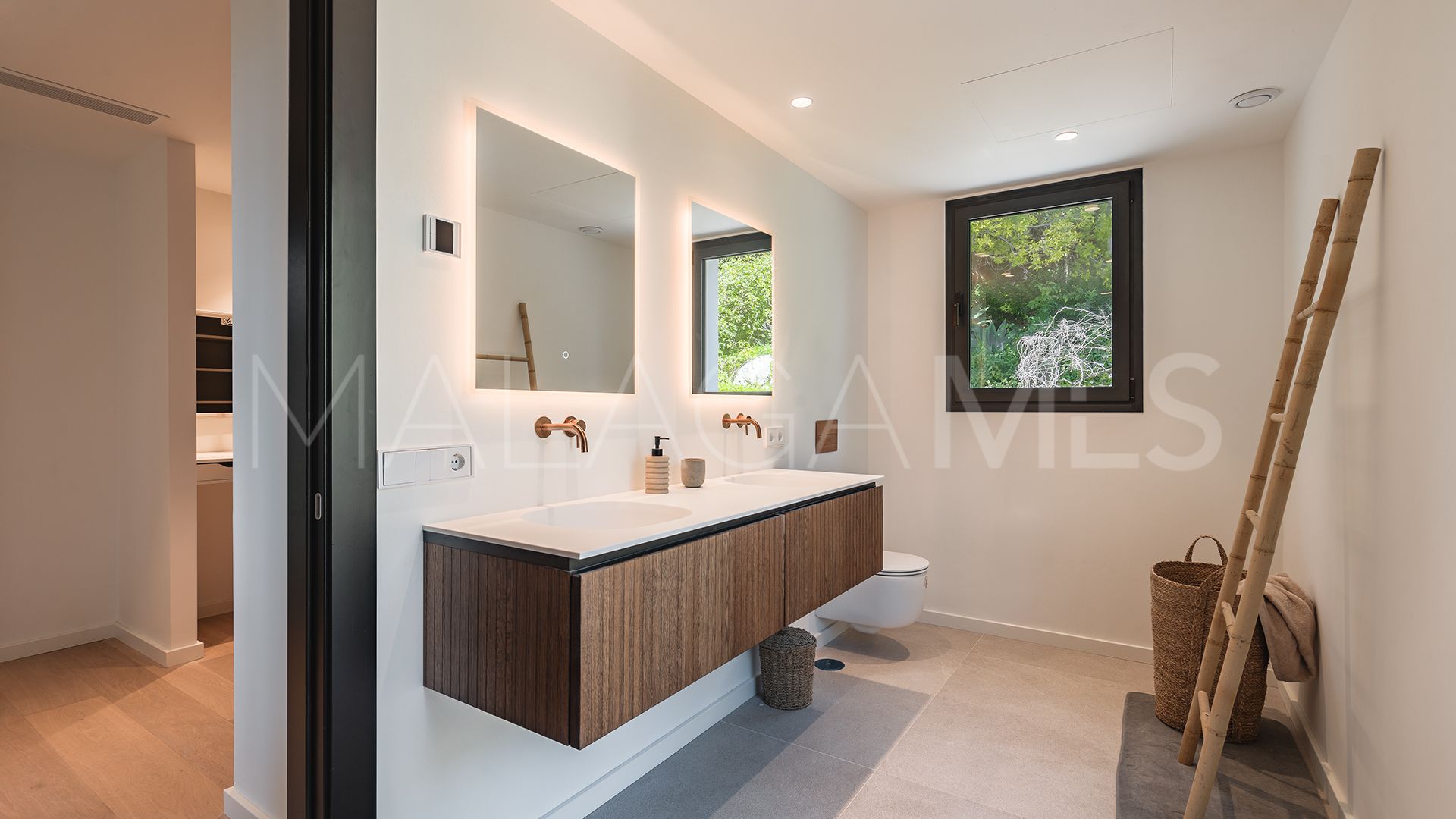 Buy villa in Ctra. De Ronda