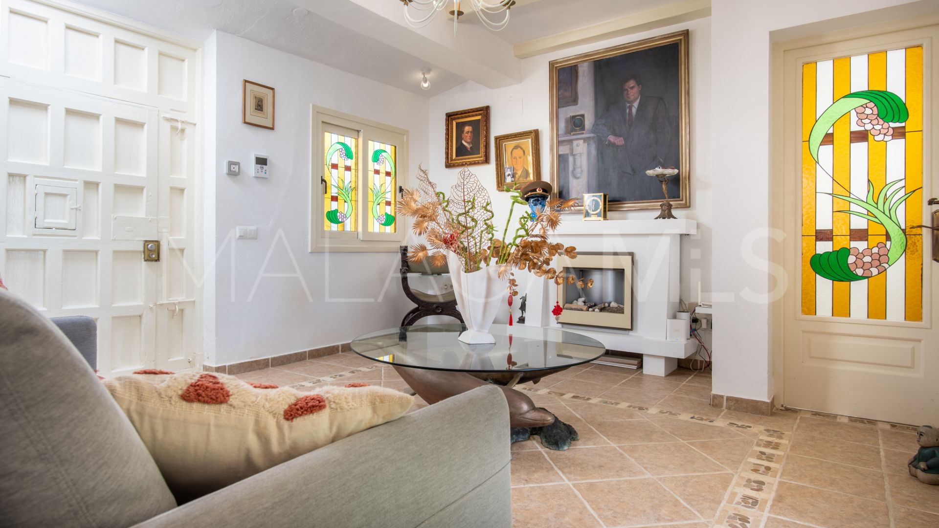 Villa for sale in Estepona