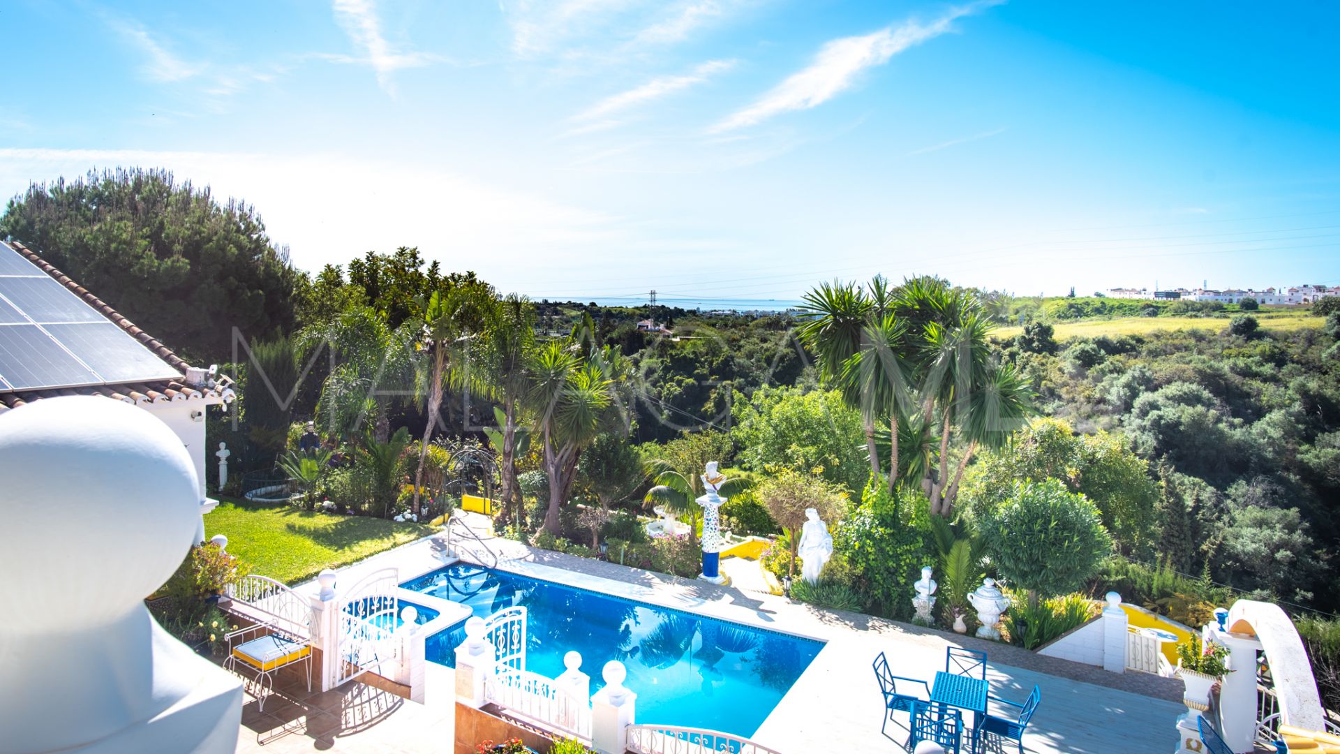 Villa for sale in Estepona