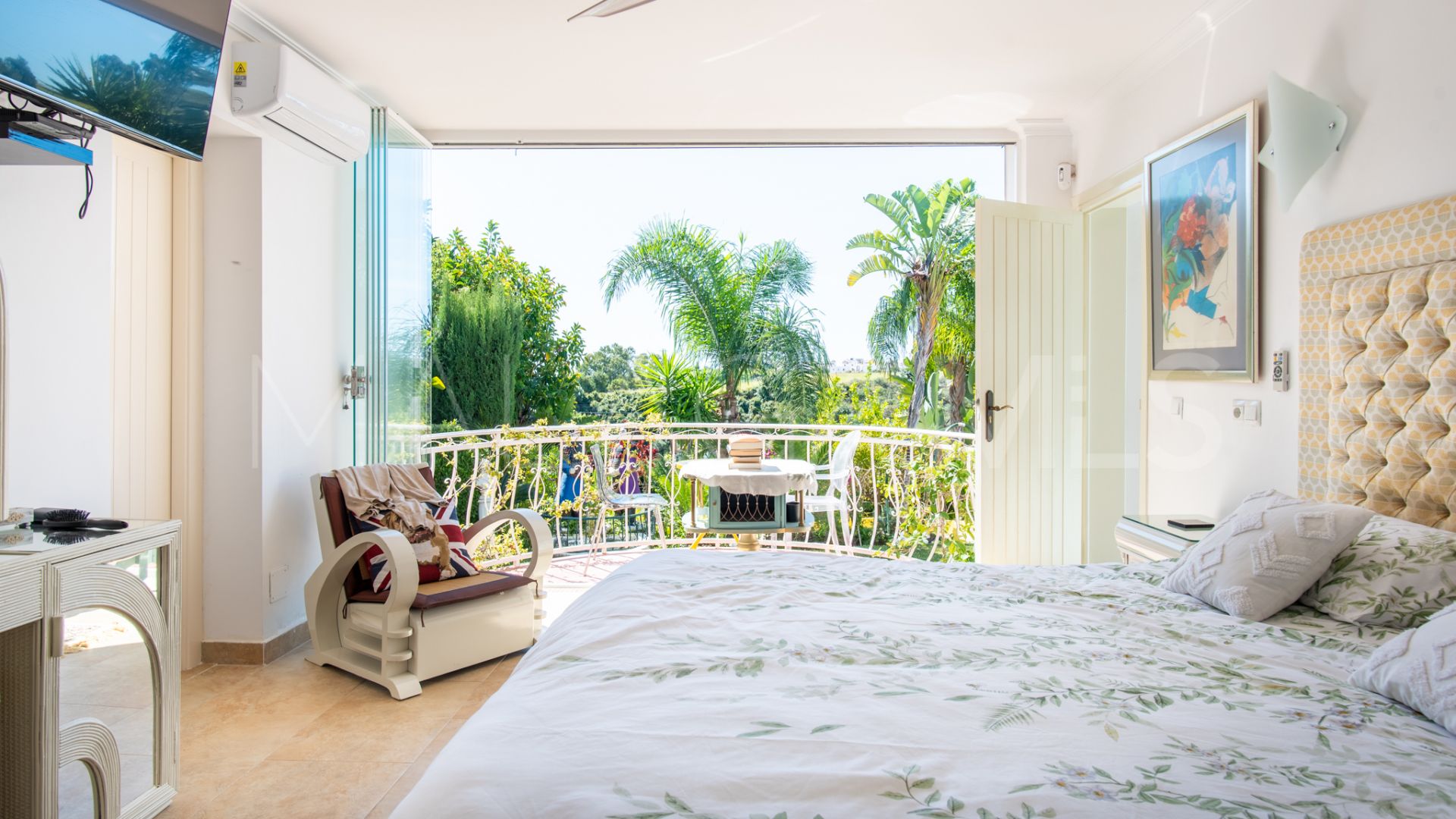 Villa for sale in Estepona