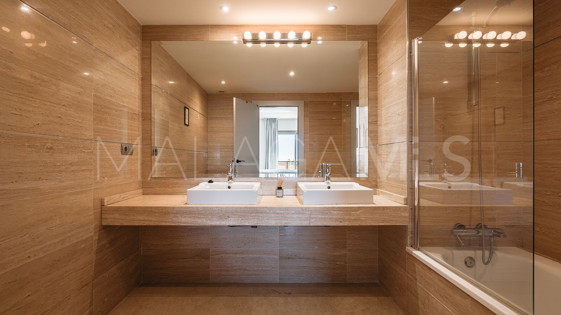 Penthouse for sale in New Golden Mile