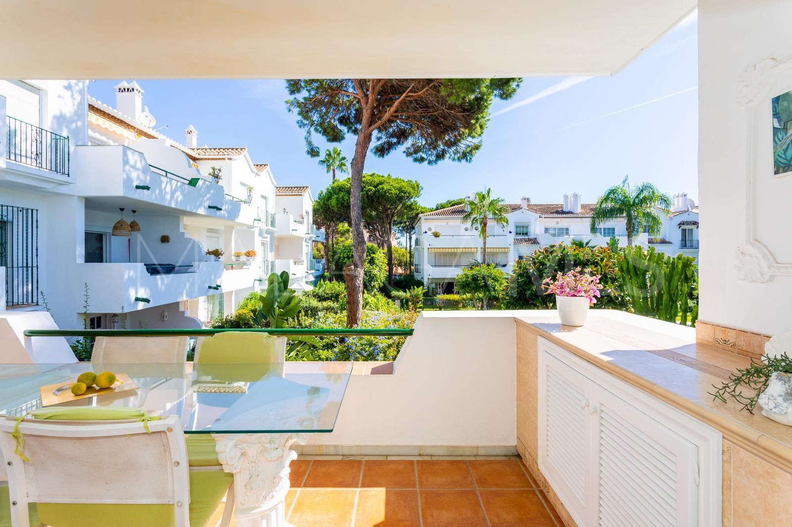 Lägenhet for sale in Beach Side New Golden Mile