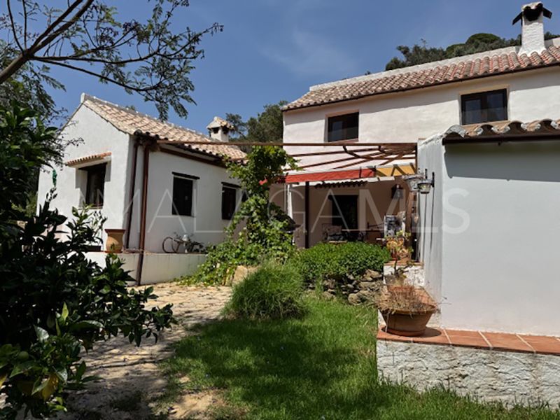 Villa for sale in Casares