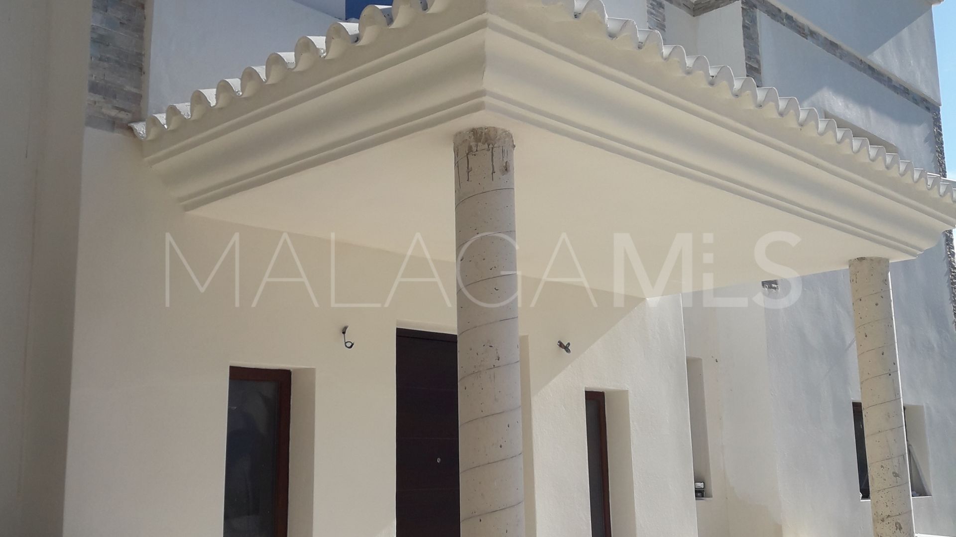 Villa for sale in New Golden Mile