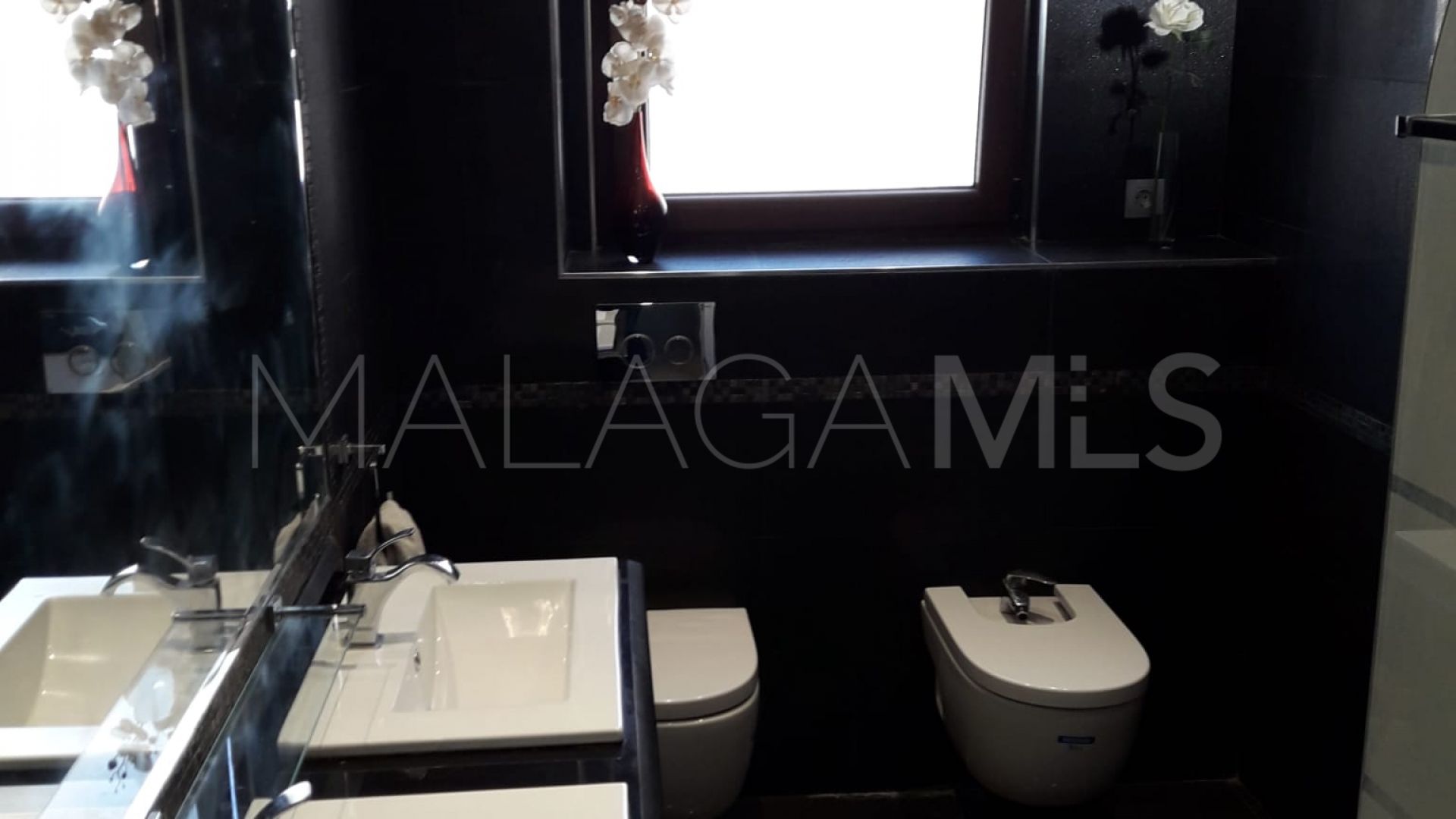 Villa for sale in New Golden Mile