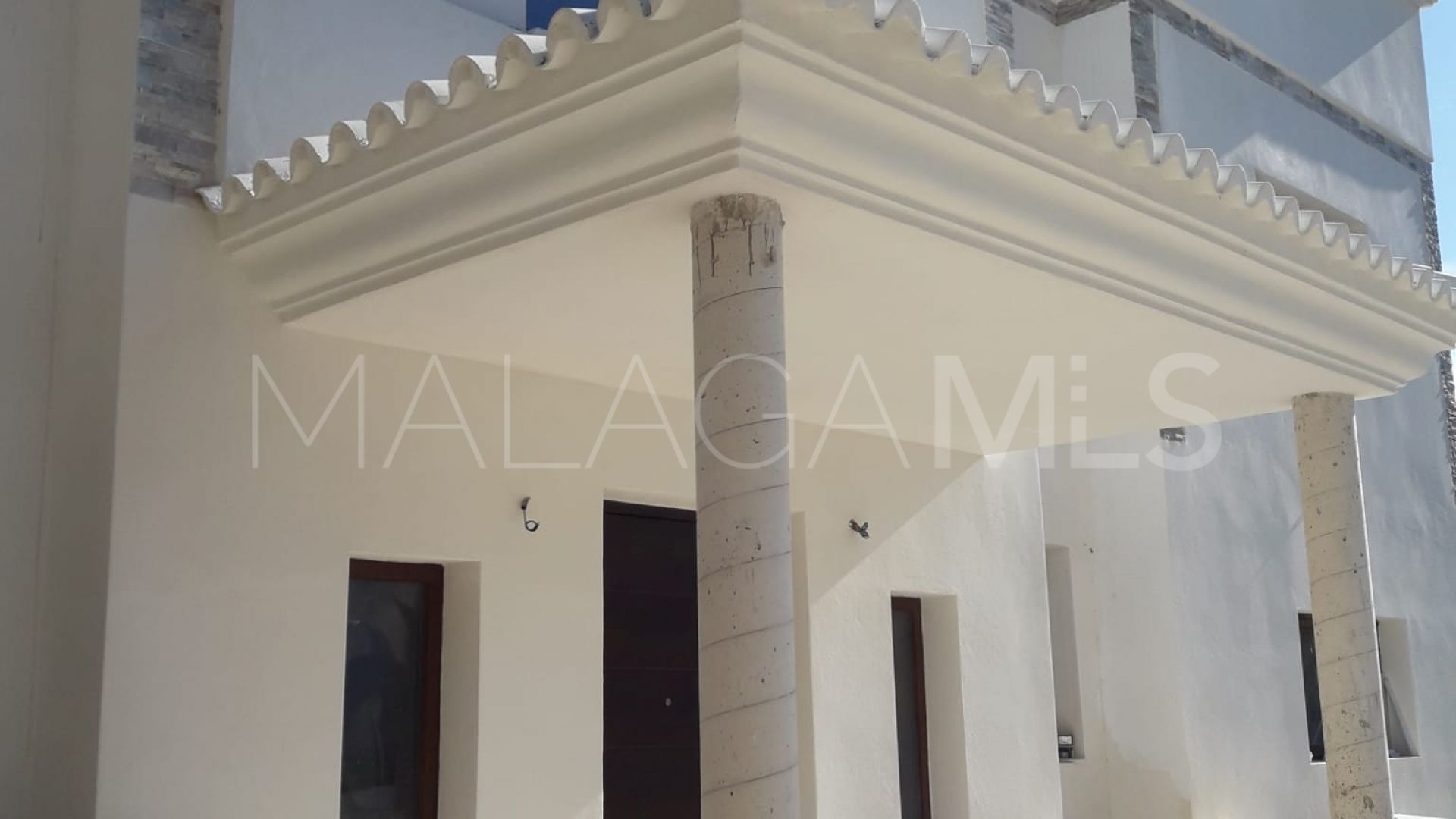Villa for sale in New Golden Mile